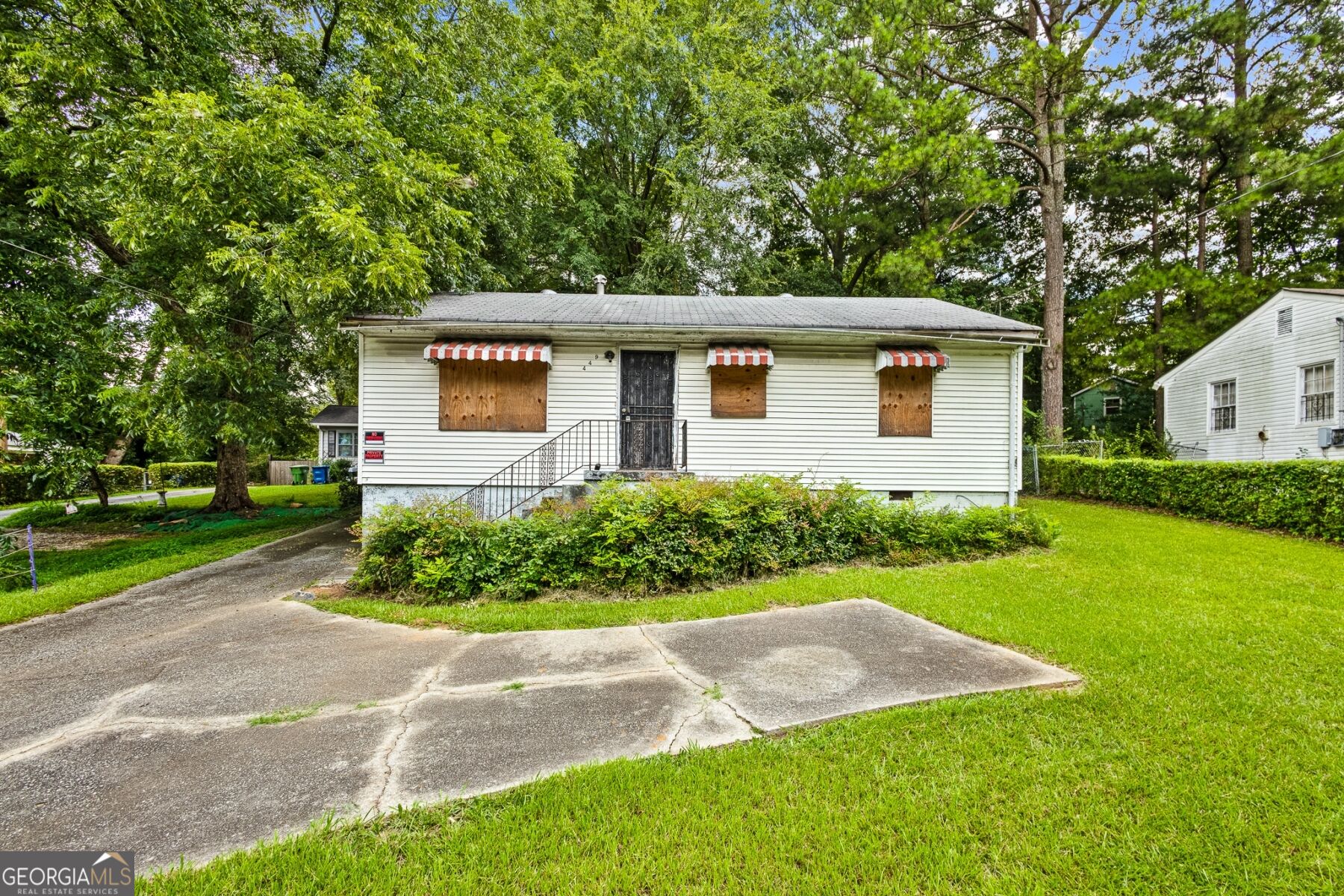 449 Hamilton E Holmes Drive NW Property Photo 1