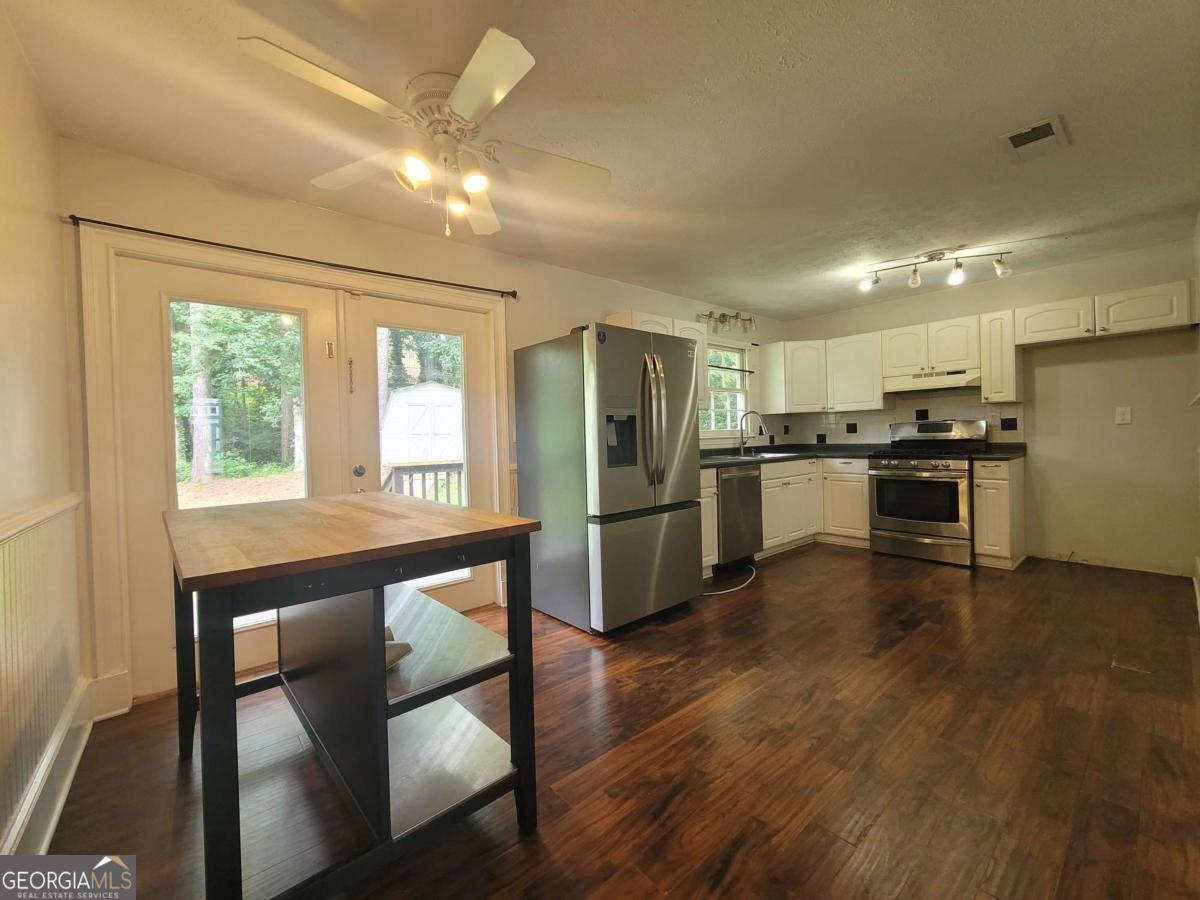 4641 Lucerne Valley Road Property Photo 5