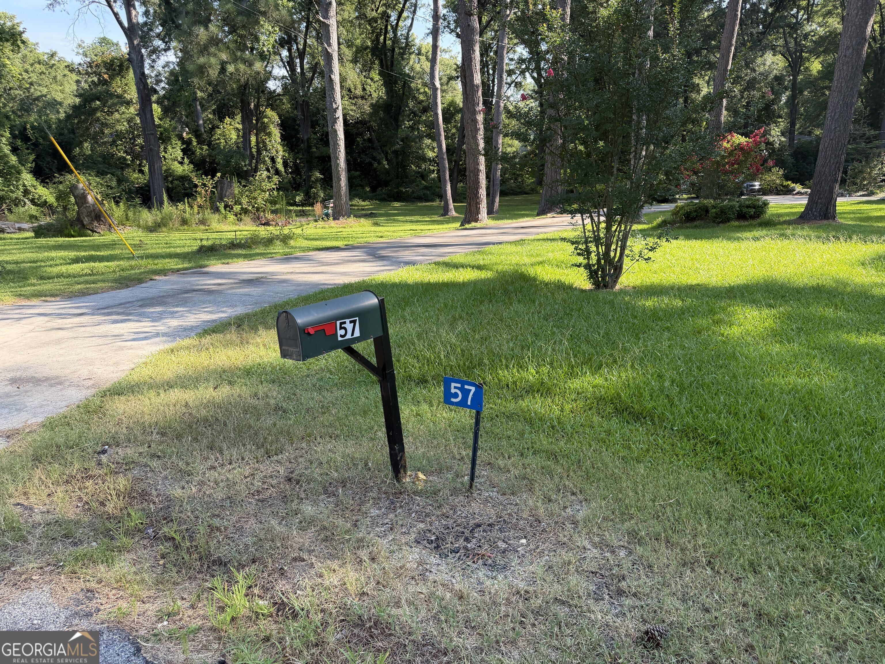 57 Brown Circle Property Photo 4