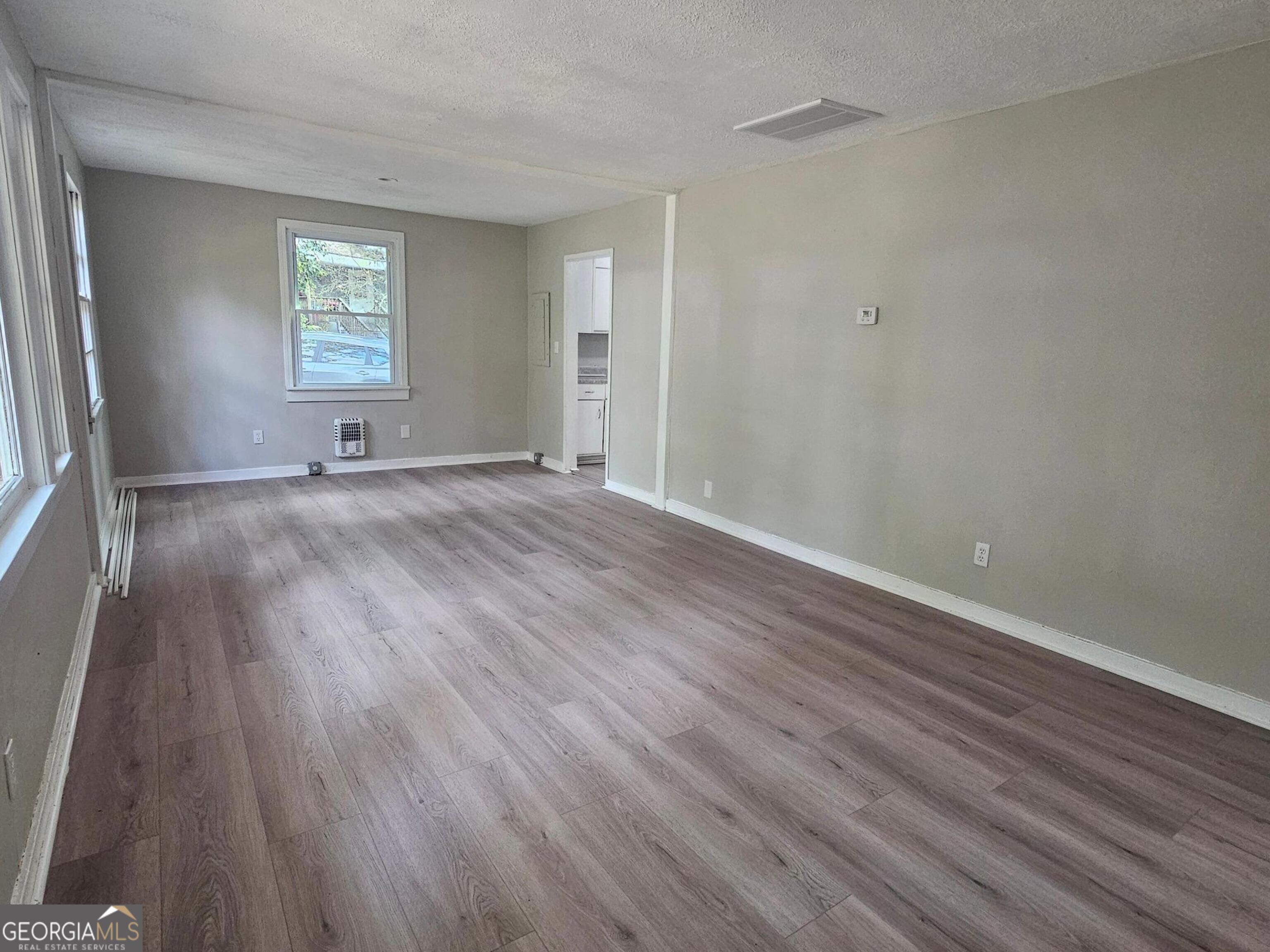4528 Shadow Lawn Drive Property Photo 3