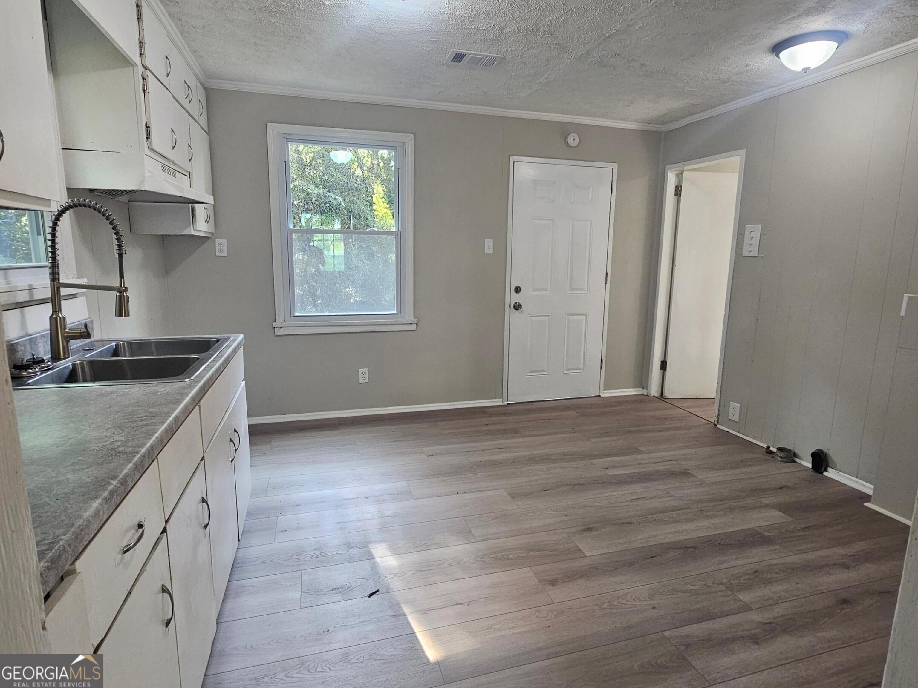 4528 Shadow Lawn Drive Property Photo 4