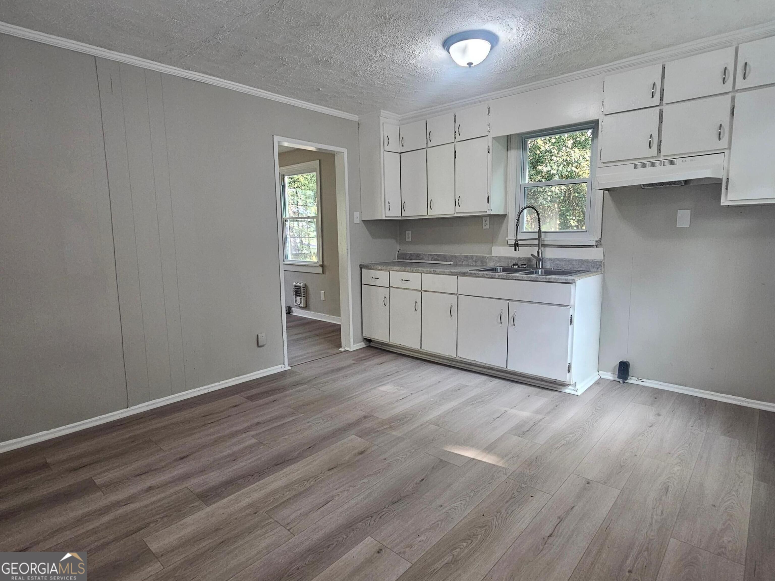 4528 Shadow Lawn Drive Property Photo 5