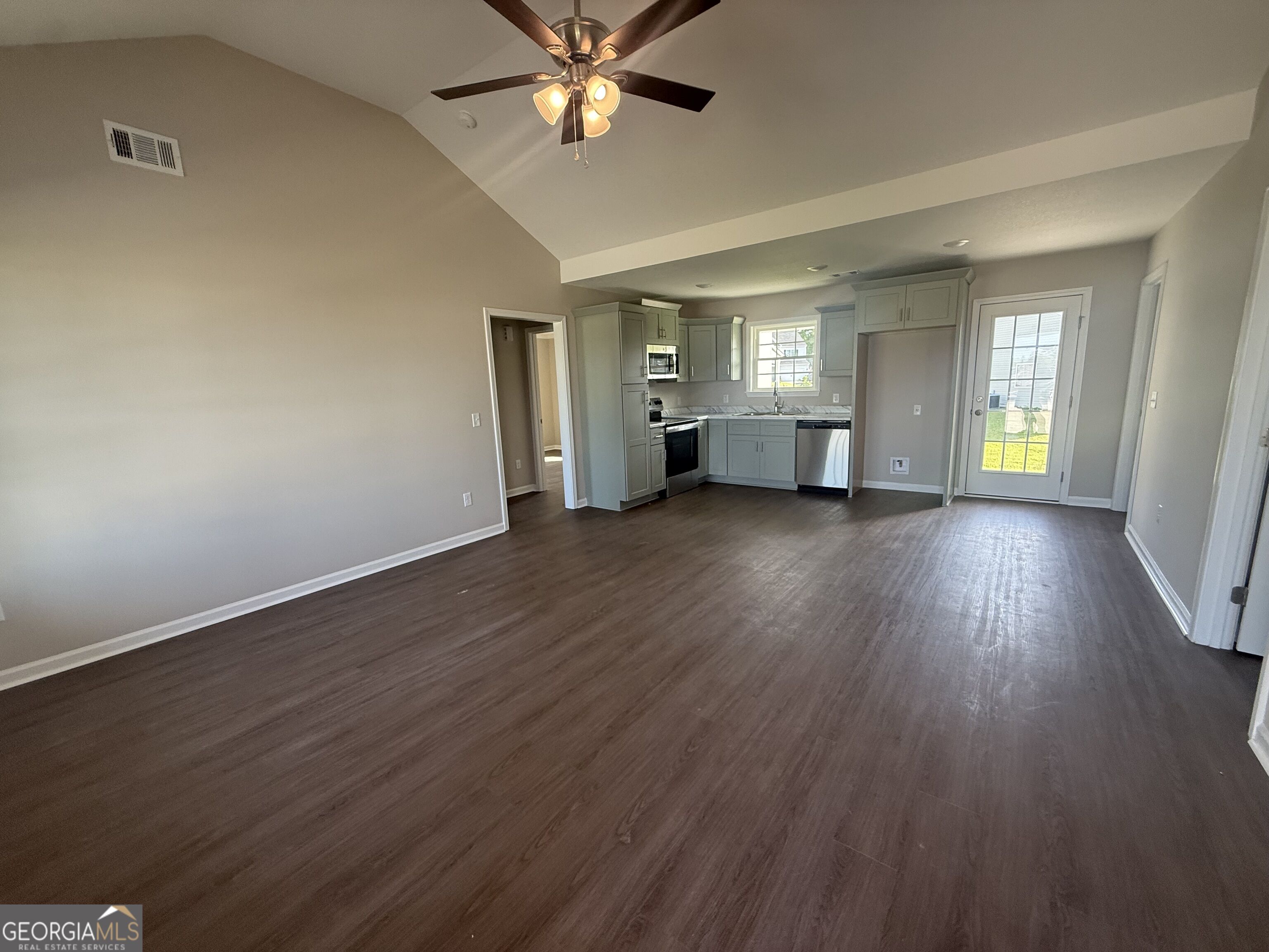 517 Nickies Way Property Photo 4
