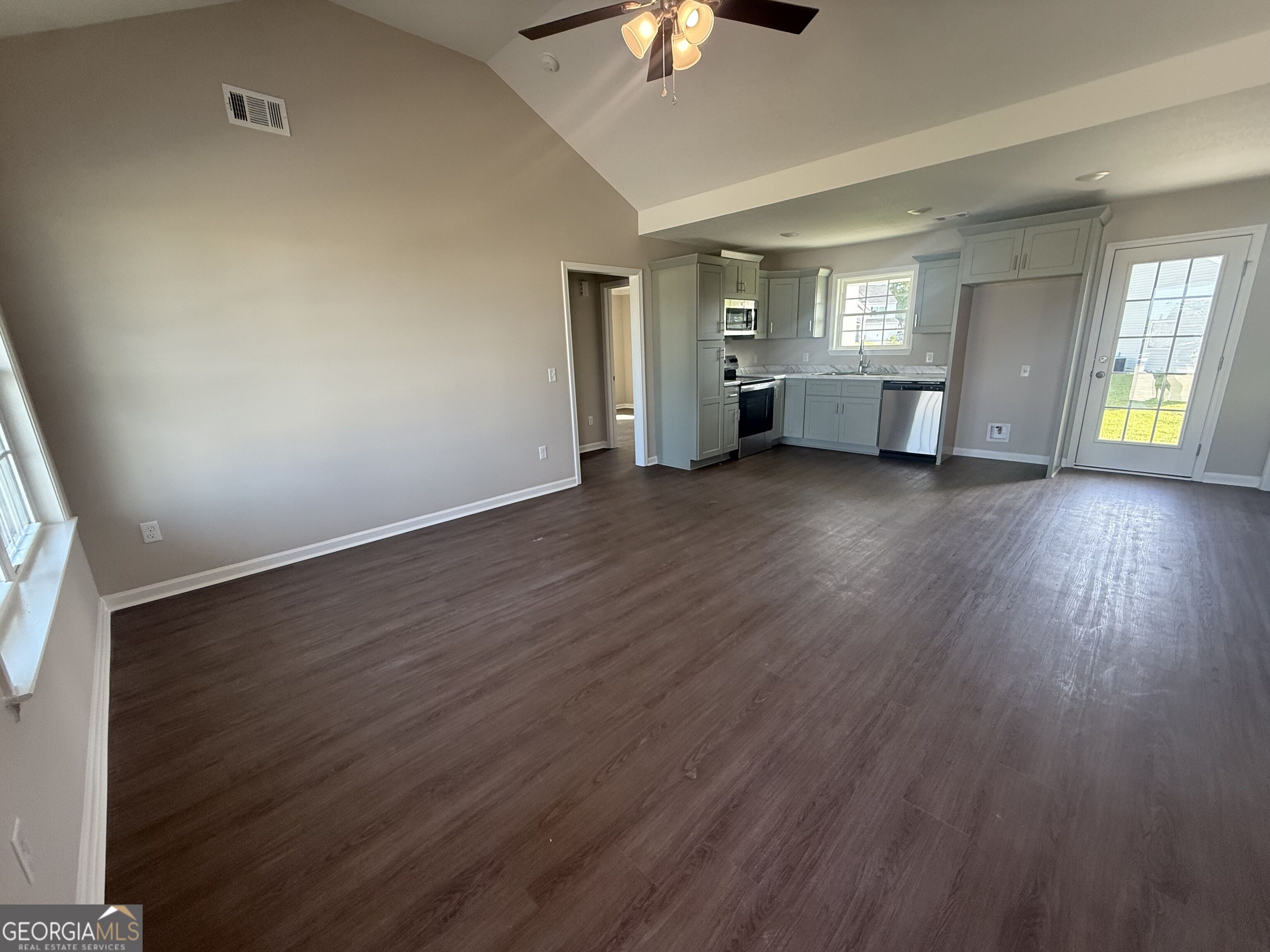 517 Nickies Way Property Photo 8