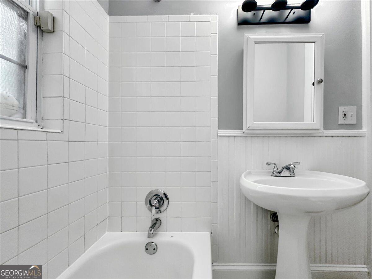 795 Ponce De Leon Place Ne # B1 Property Photo 14