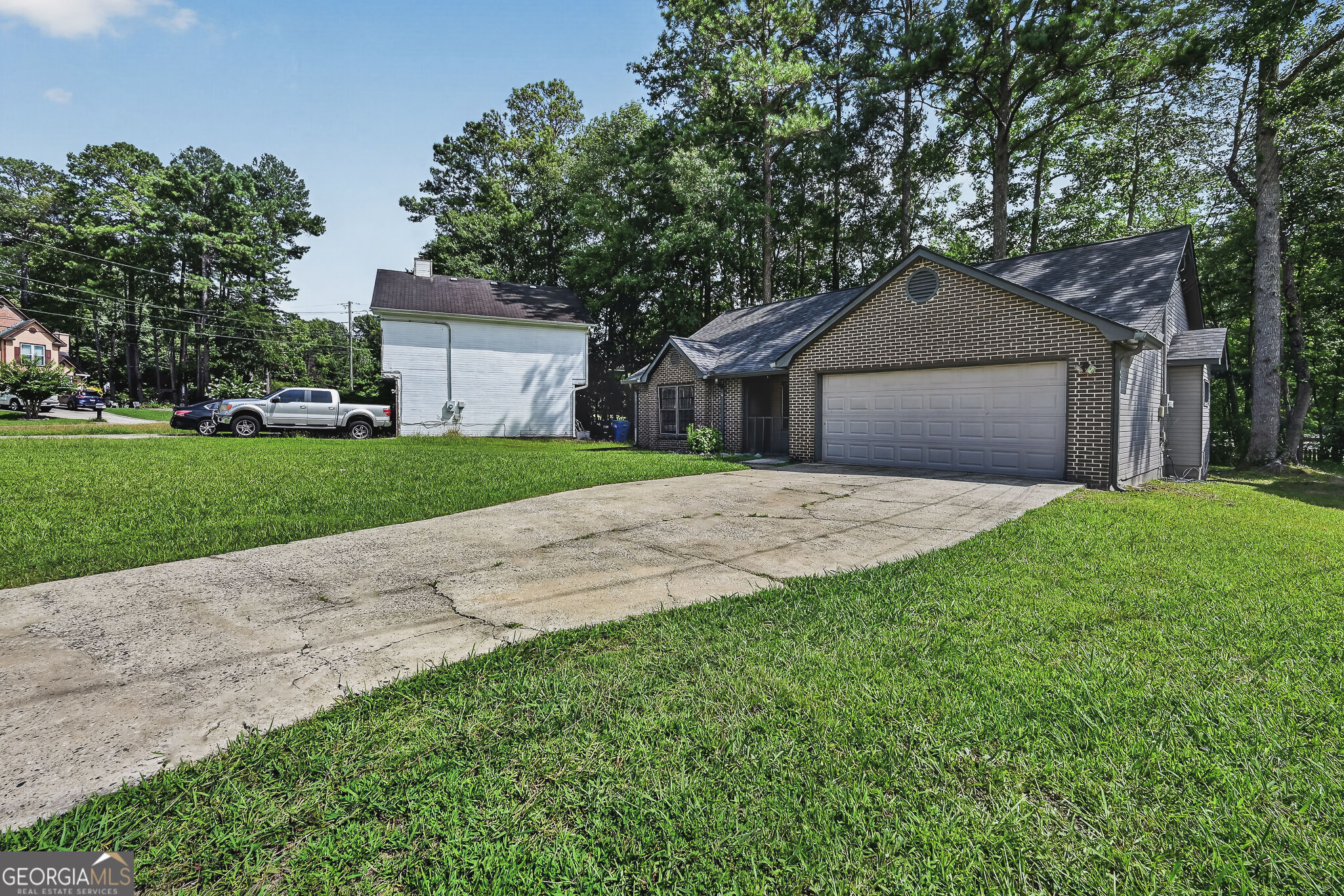 7185 Nunn Woods Way Property Photo 2