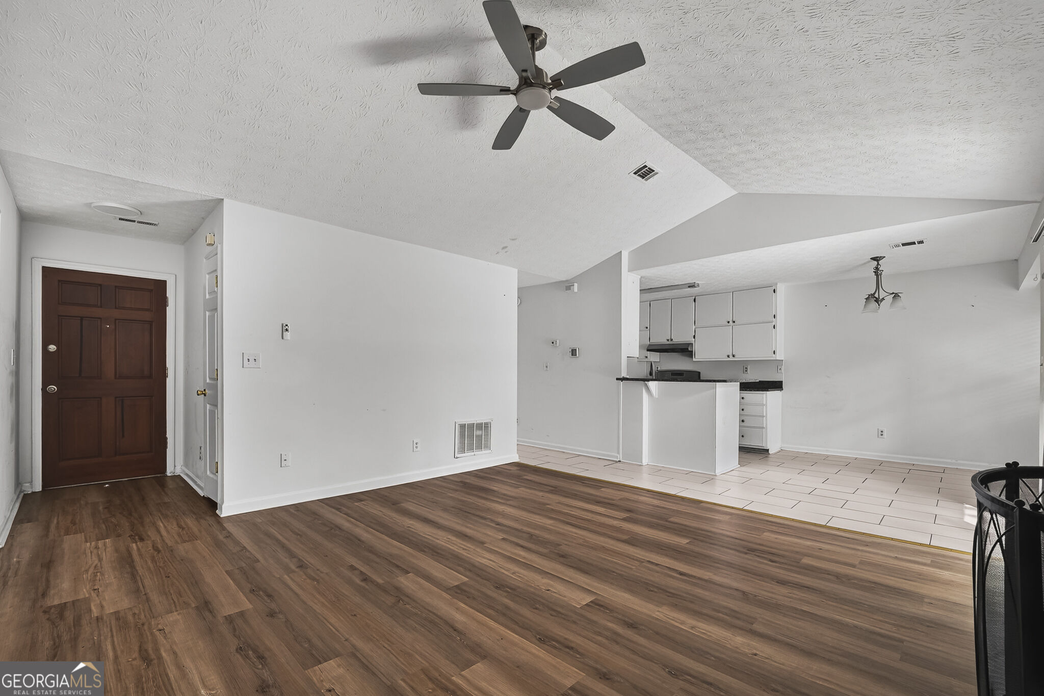 7185 Nunn Woods Way Property Photo 6