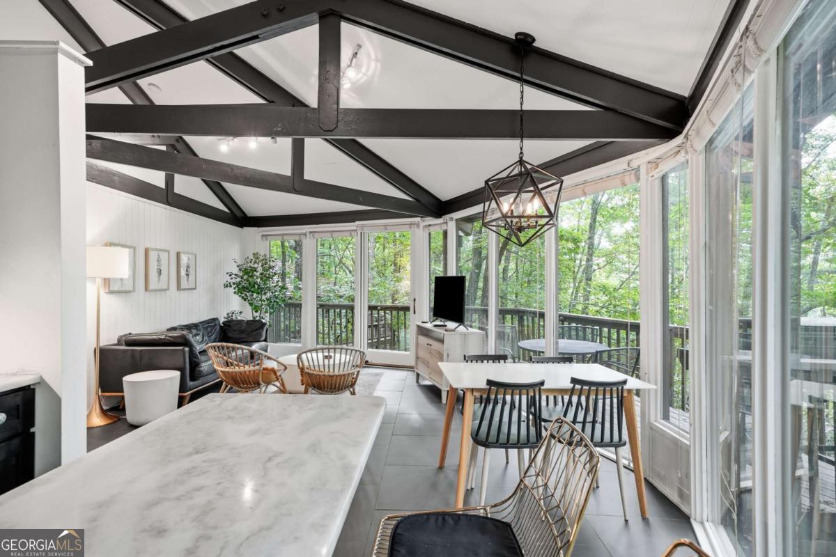 208 Treetopper Circle Property Photo 16