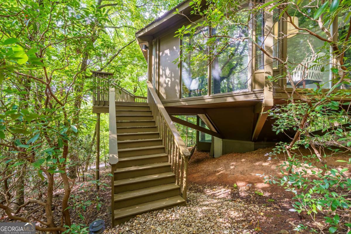 208 Treetopper Circle Property Photo 36