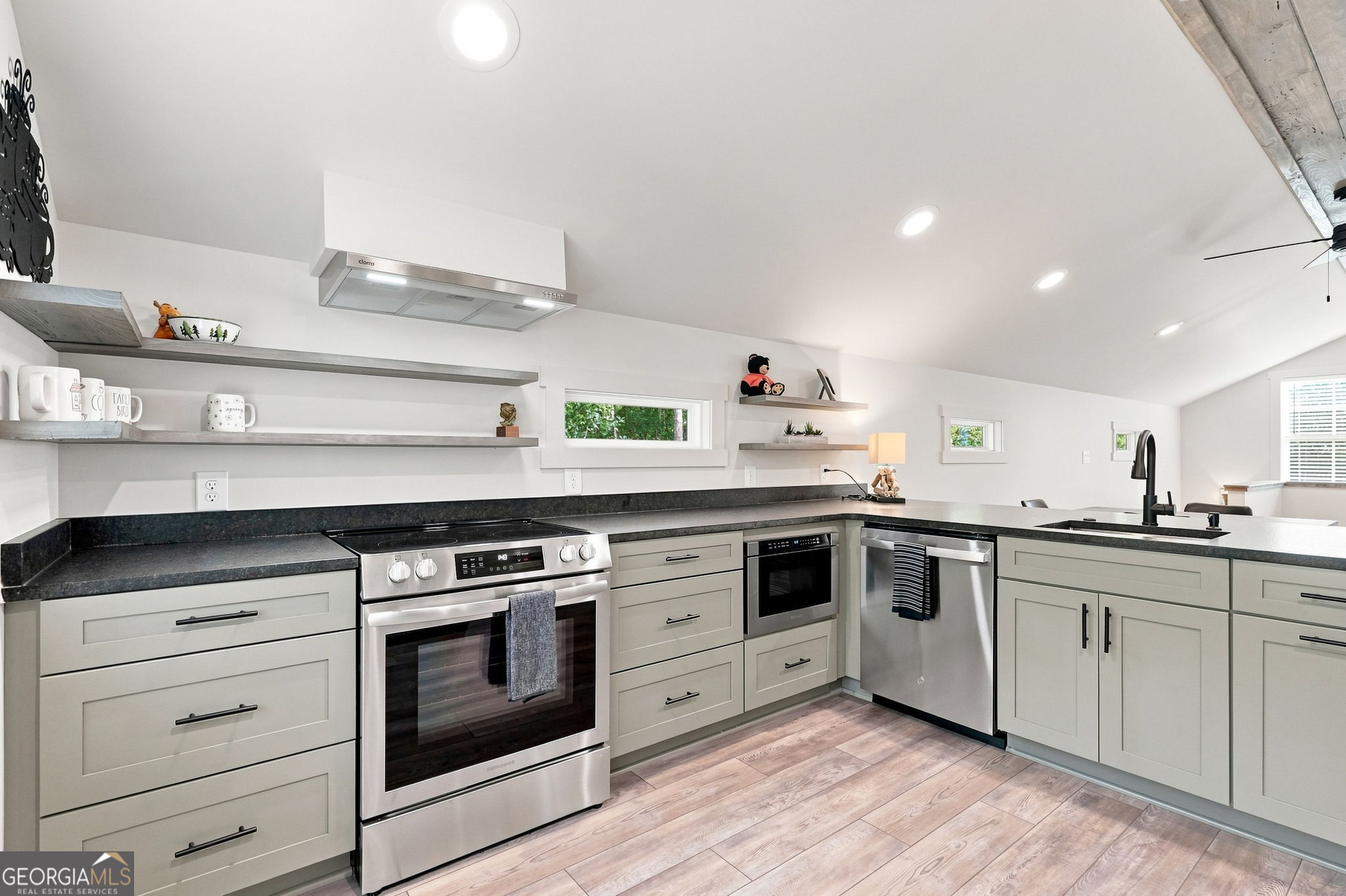 145 London Road Property Photo 54
