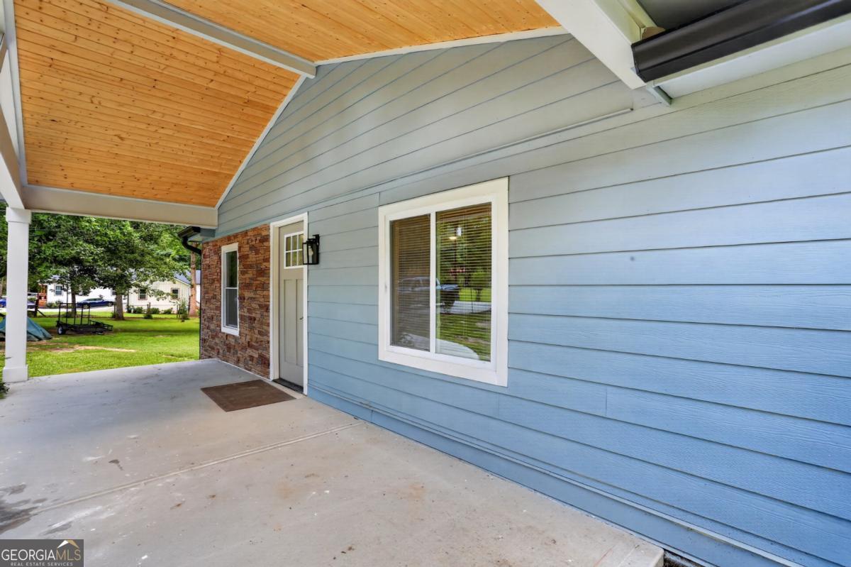 1374 Shangrila Circle Property Photo 3