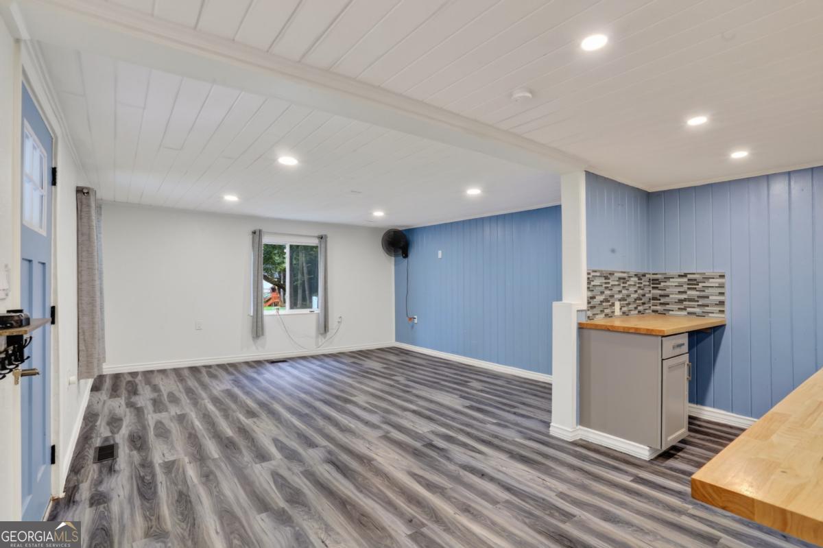 1374 Shangrila Circle Property Photo 4
