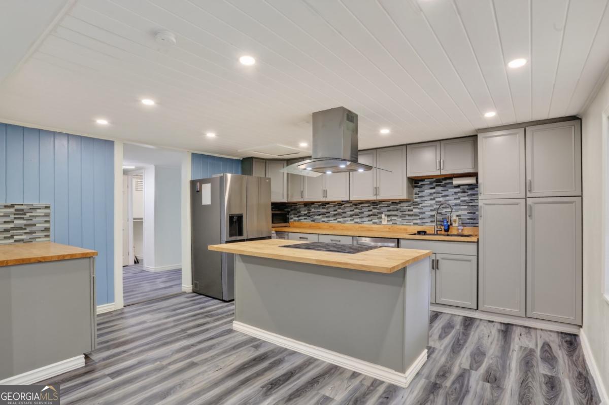 1374 Shangrila Circle Property Photo 7
