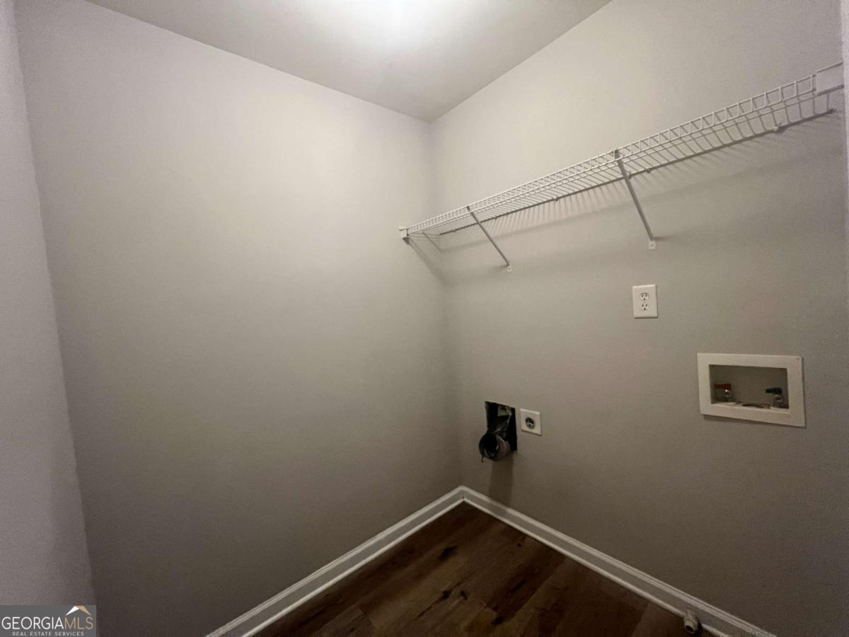 2176 Executive Drive Property Photo 16