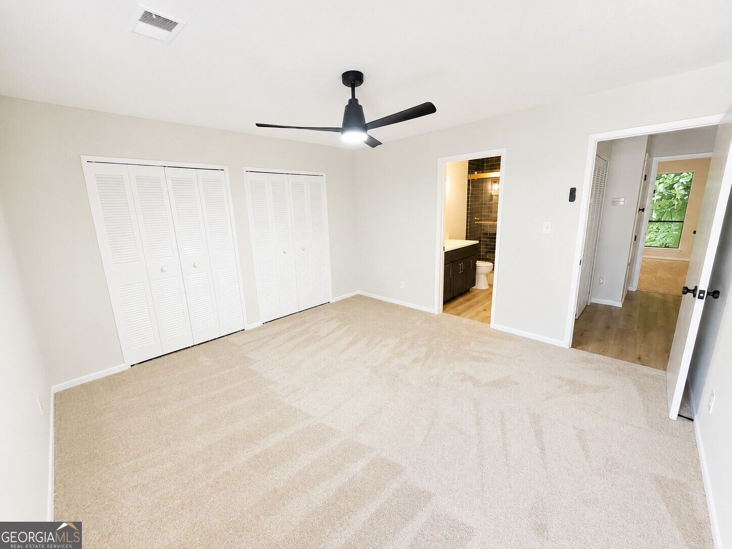 670 Powers Ferry North Se Property Photo 2