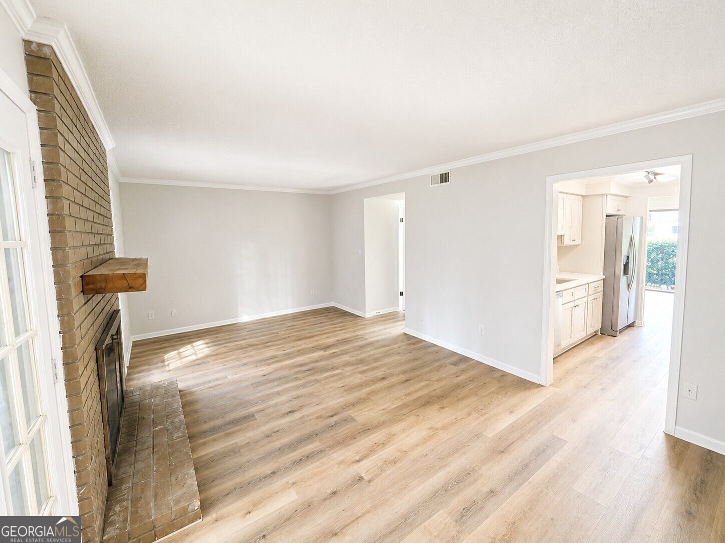 670 Powers Ferry North Se Property Photo 5