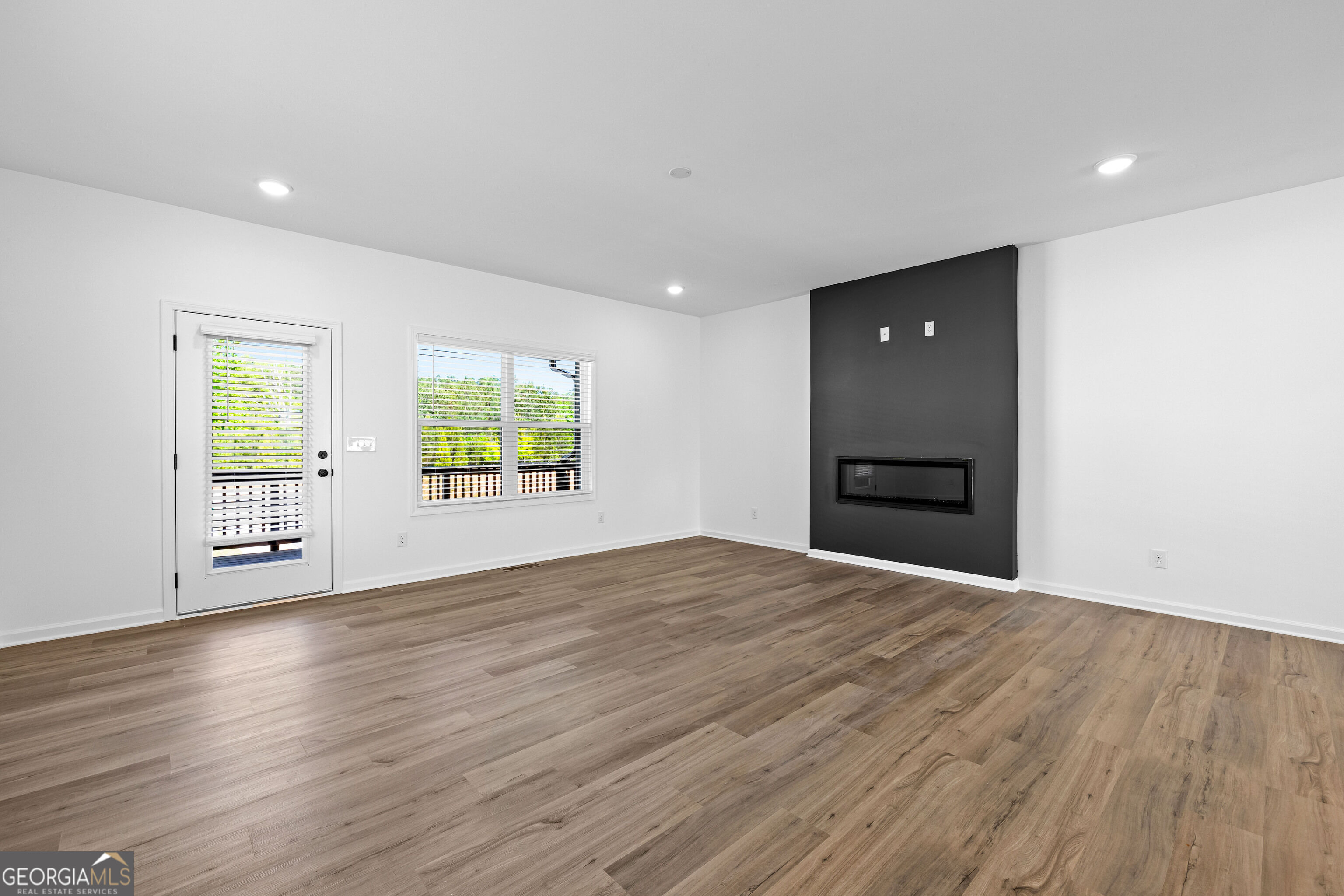 10 Mercury Lane # 28 Property Photo 8