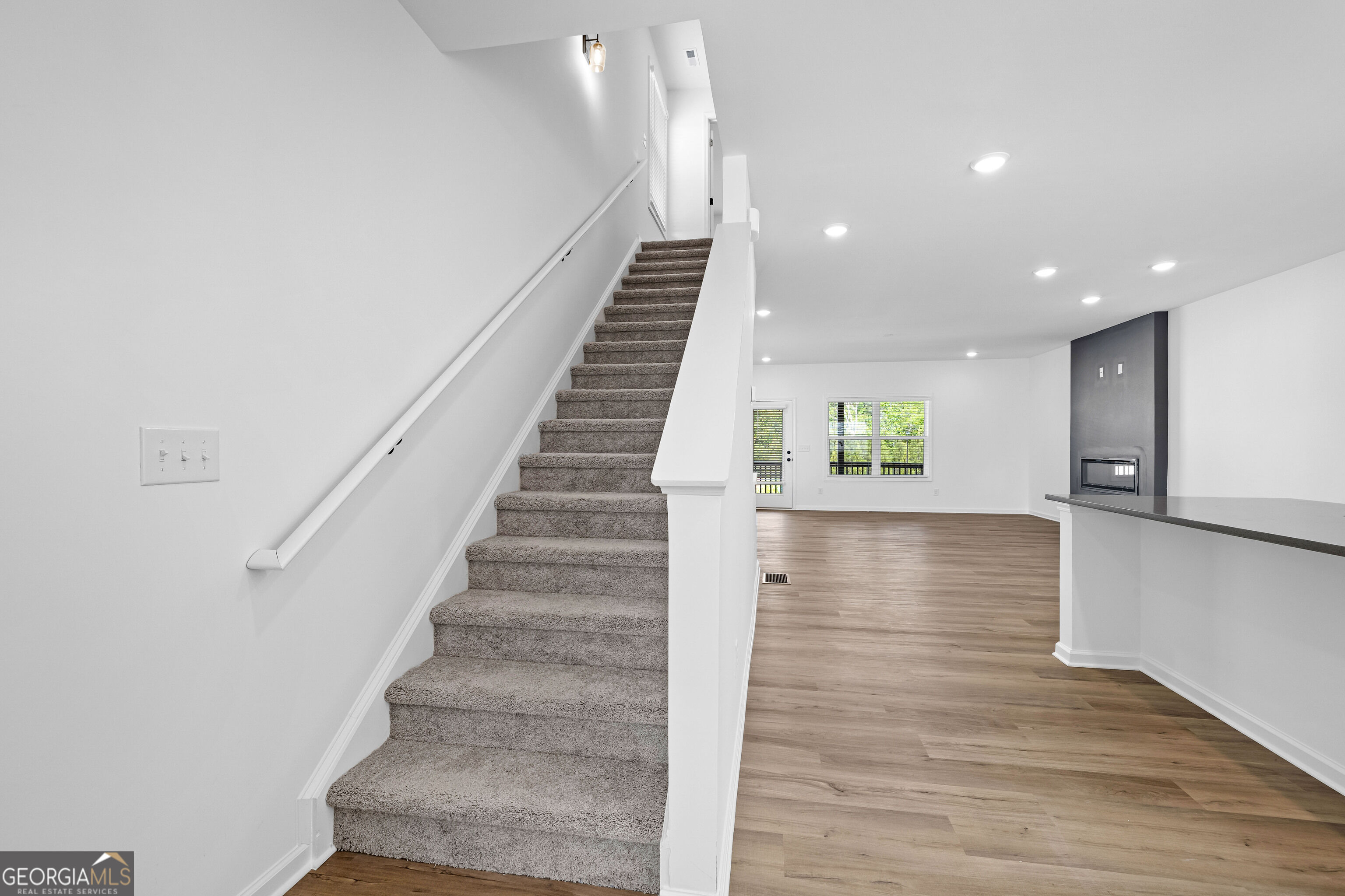 10 Mercury Lane # 28 Property Photo 13