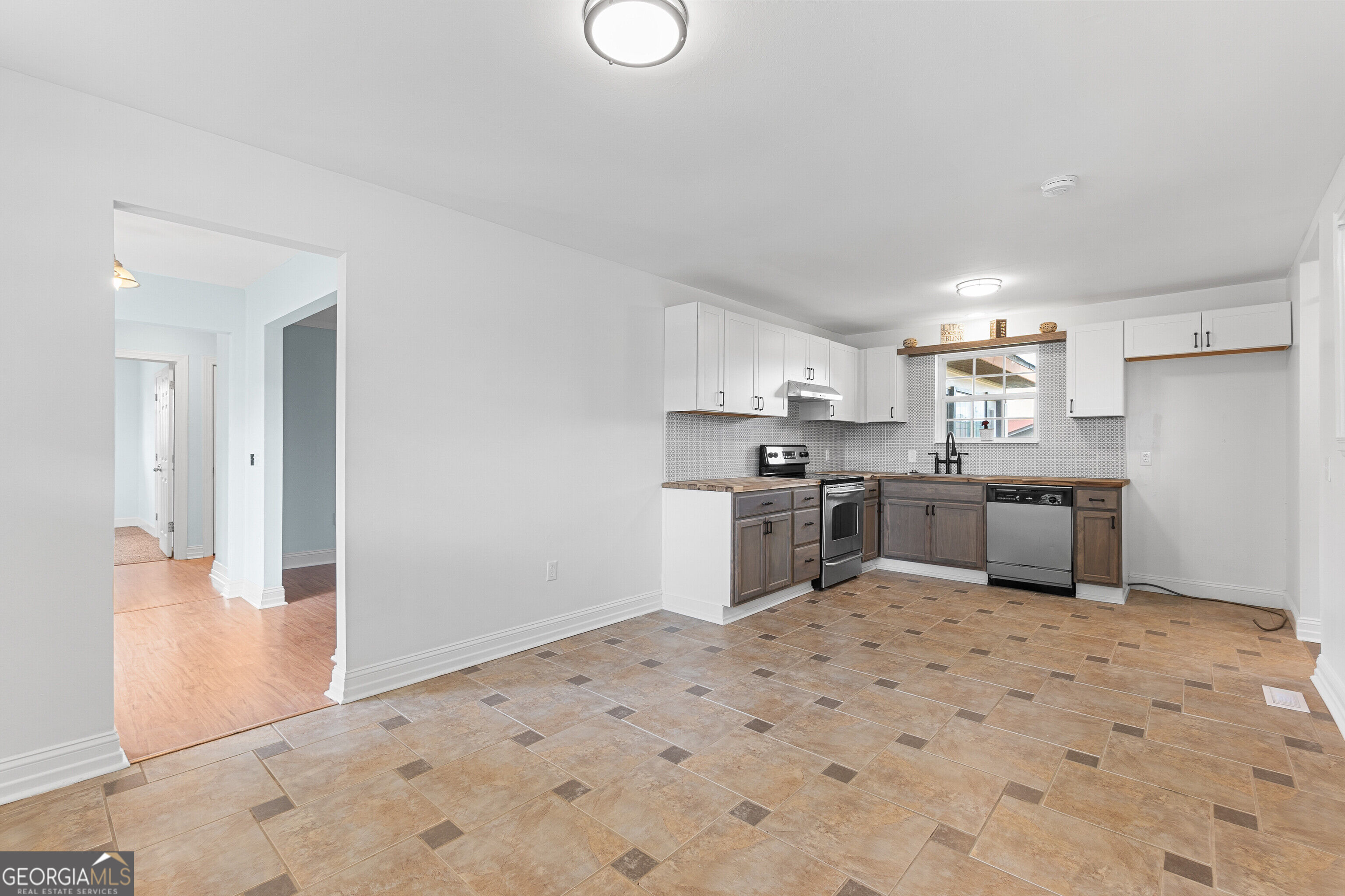 202 Kimberly Road Property Photo 7