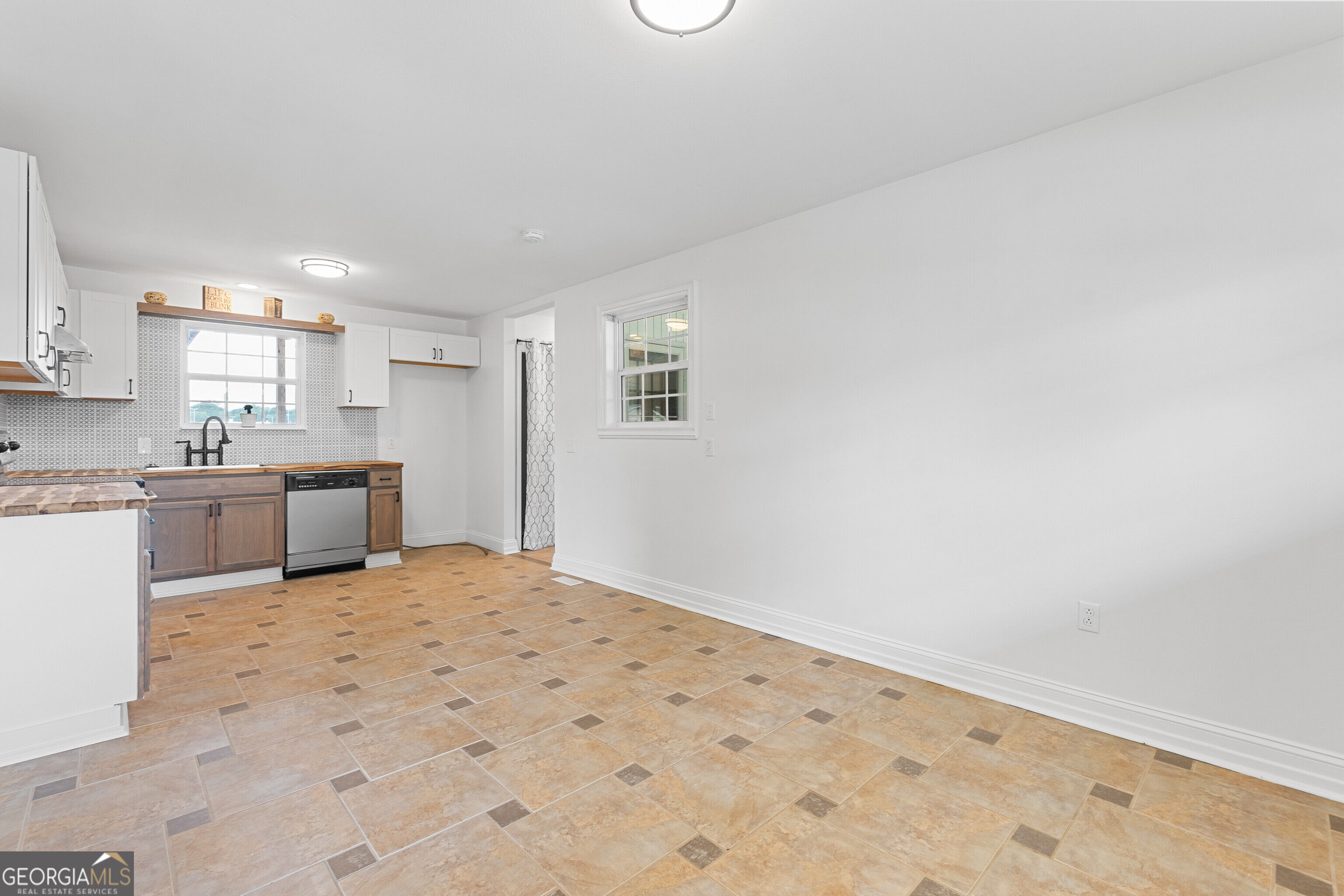 202 Kimberly Road Property Photo 8