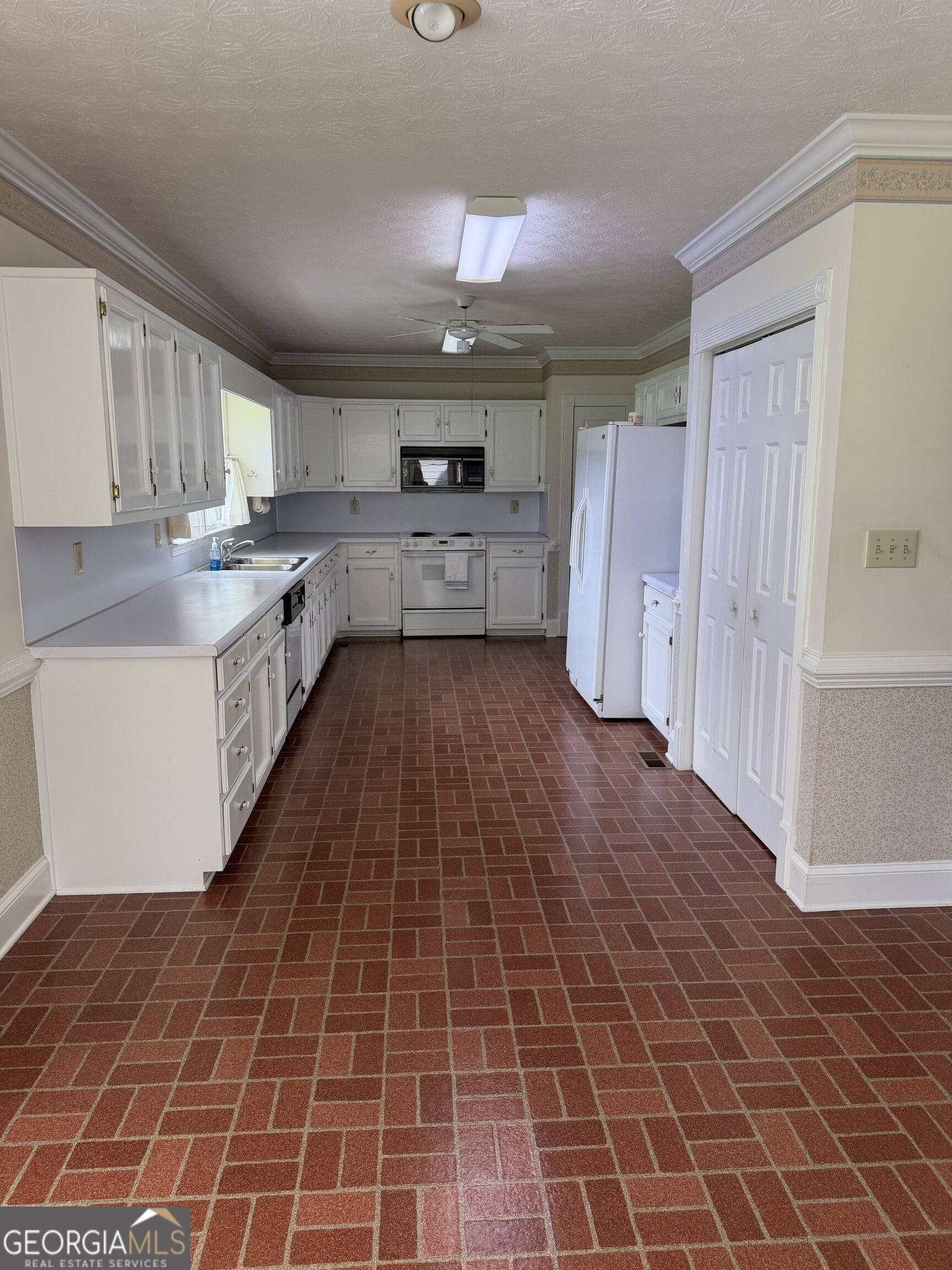 2820 Bay Ridge Drive Property Photo 7