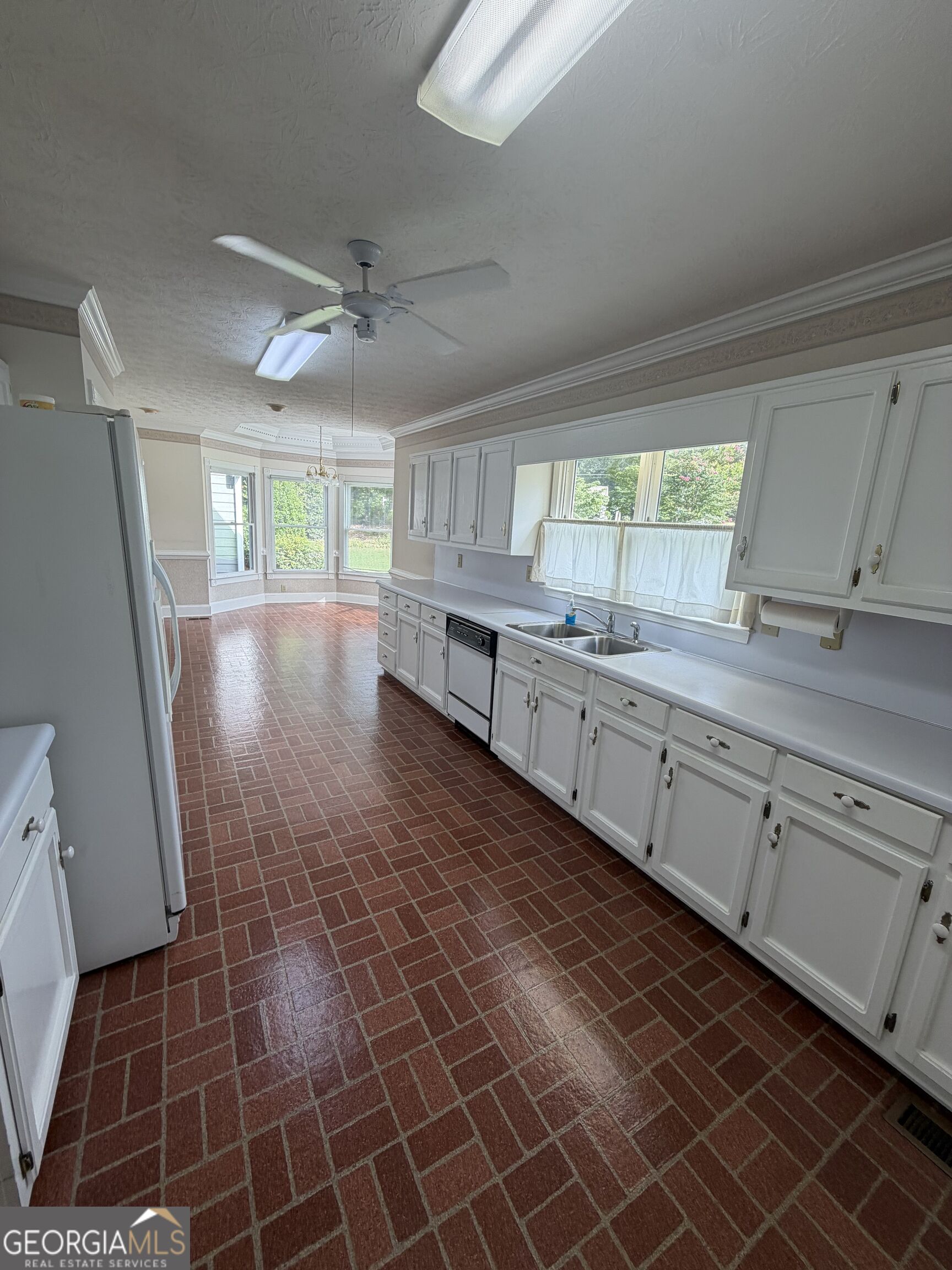 2820 Bay Ridge Drive Property Photo 9