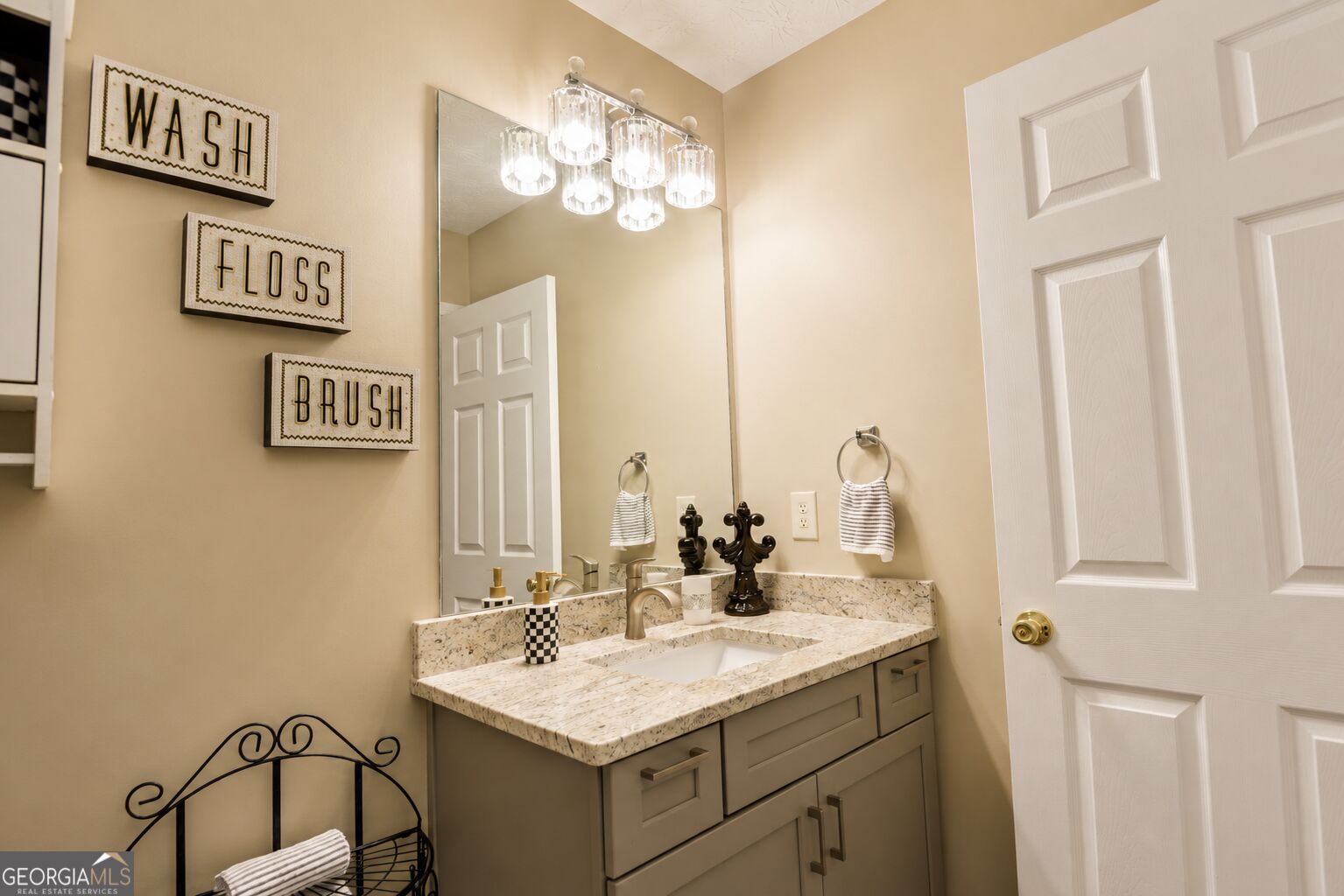 205 Leecroft Court Property Photo 28