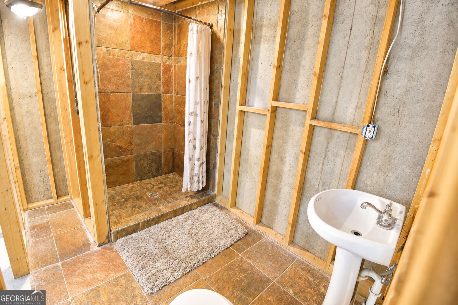 205 Leecroft Court Property Photo 41