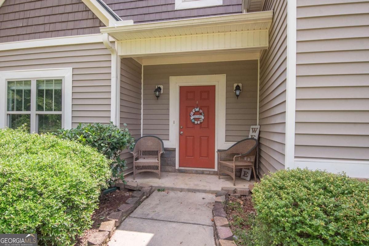 183 Edgemont Court Property Photo 3