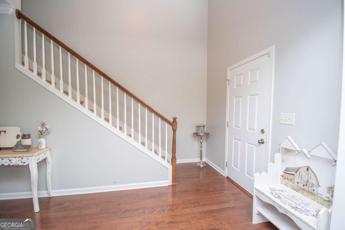183 Edgemont Court Property Photo 4