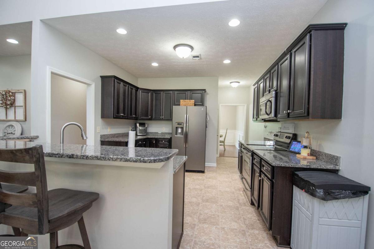 183 Edgemont Court Property Photo 10
