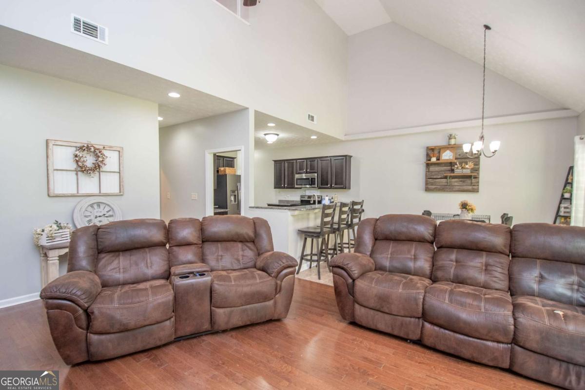 183 Edgemont Court Property Photo 13
