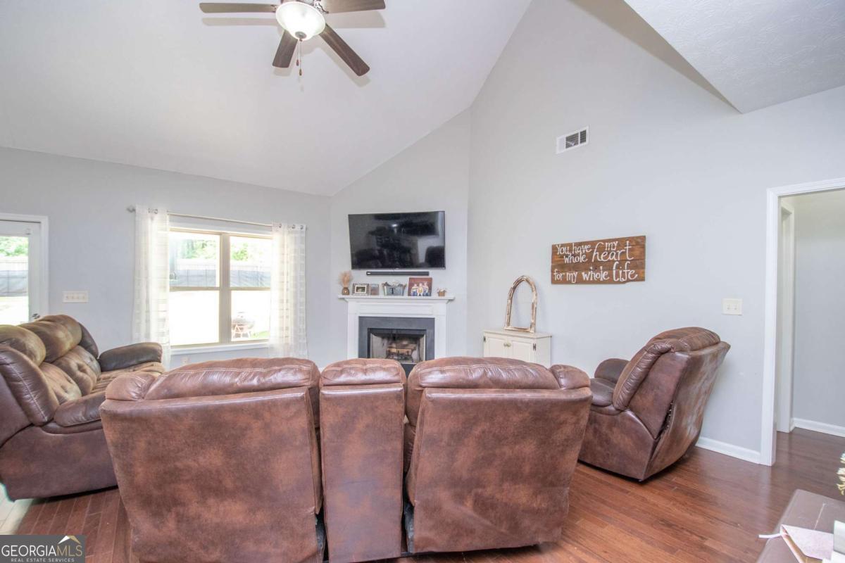 183 Edgemont Court Property Photo 15