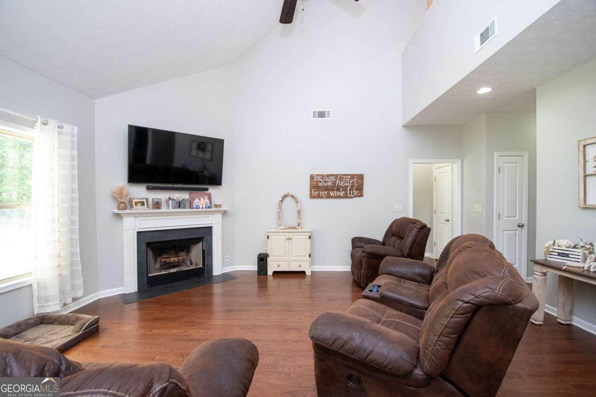 183 Edgemont Court Property Photo 16