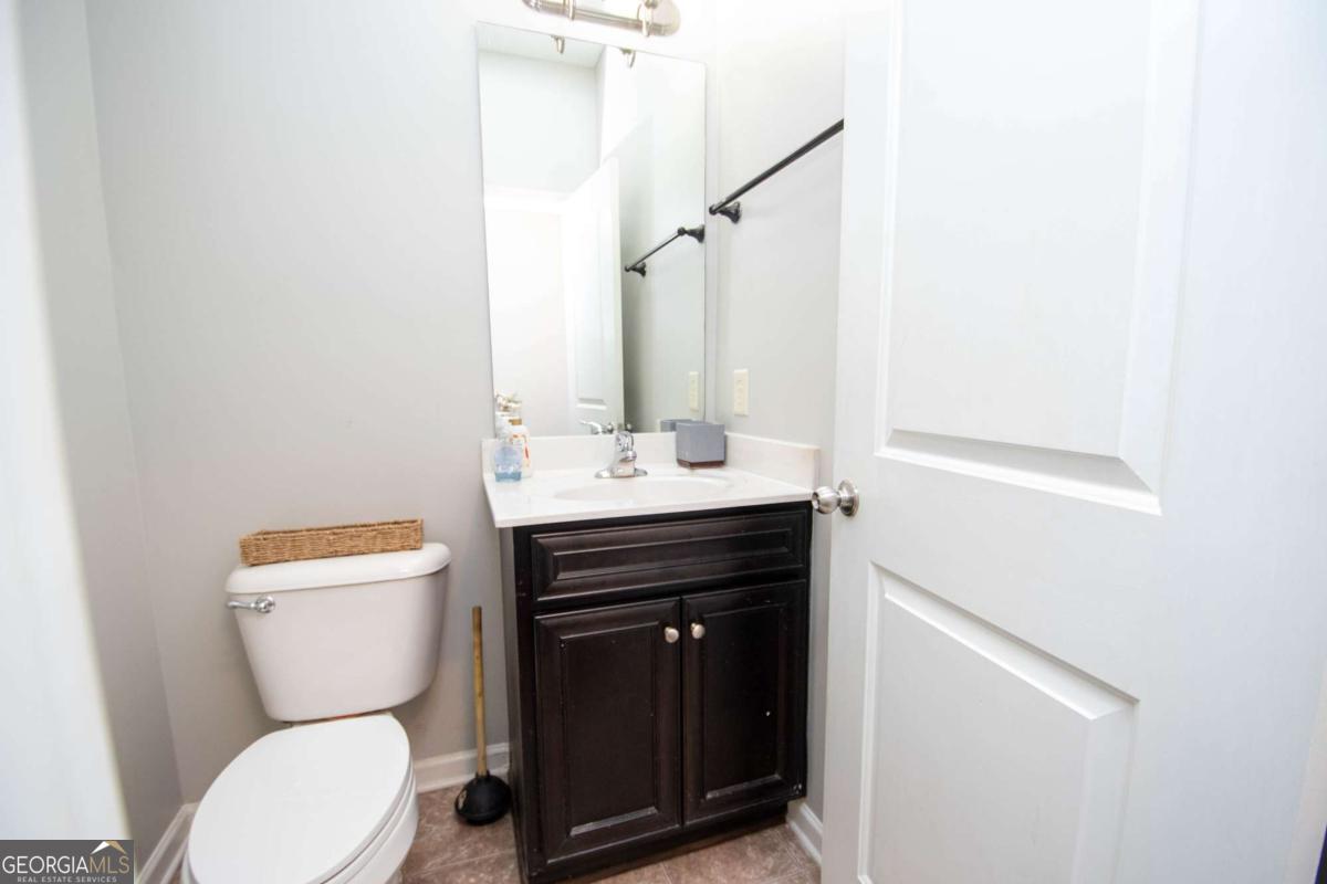 183 Edgemont Court Property Photo 17