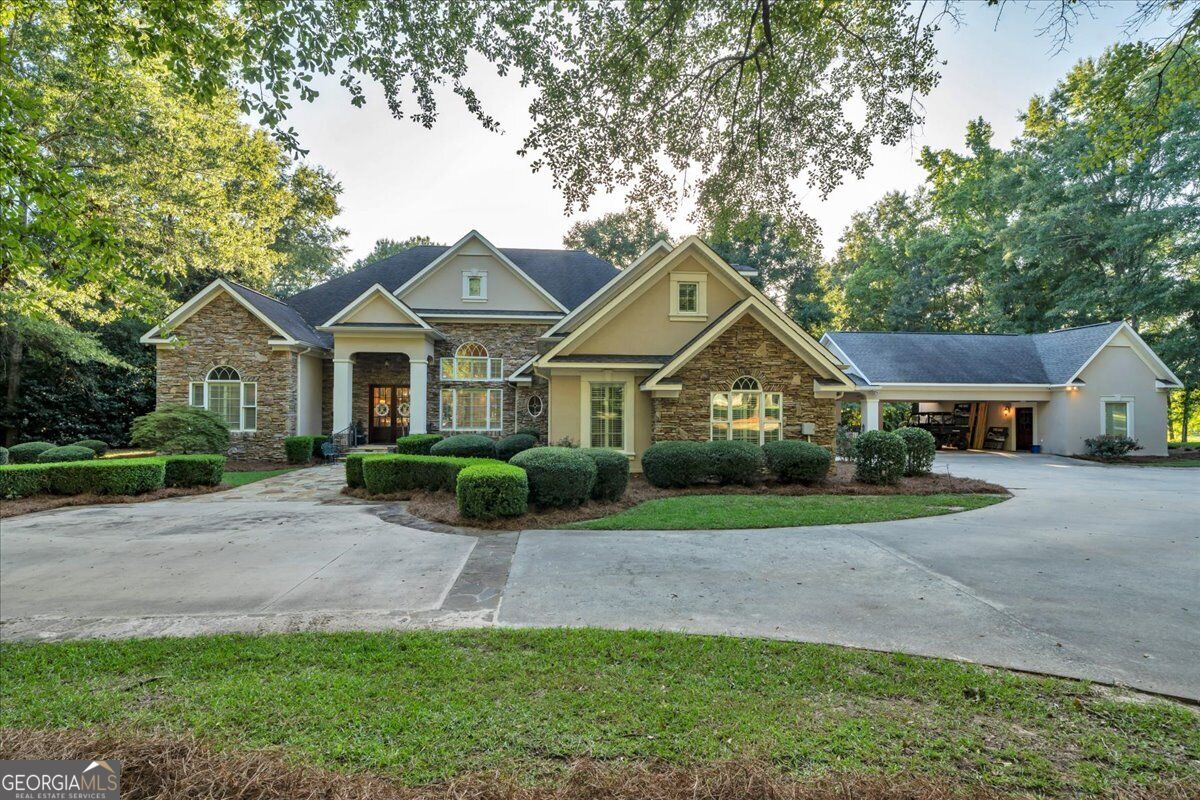 205 Walton Chase Property Photo 1