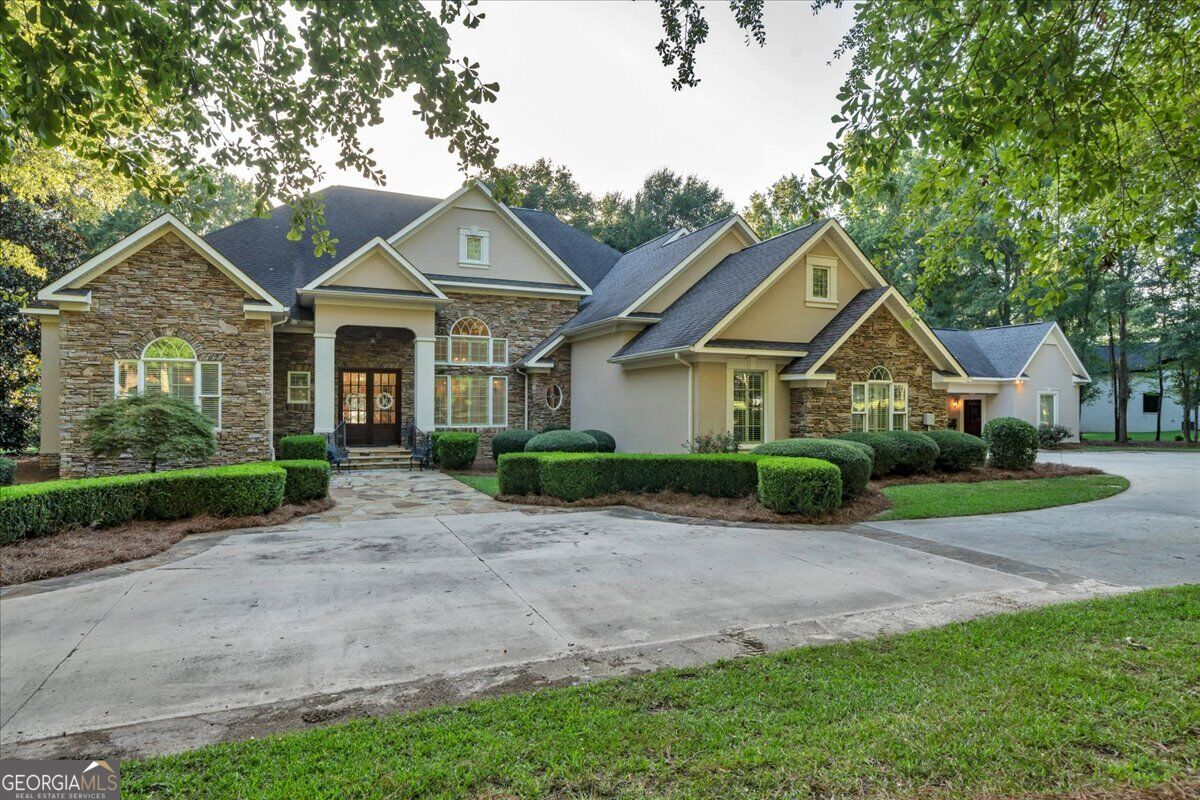 205 Walton Chase Property Photo 2