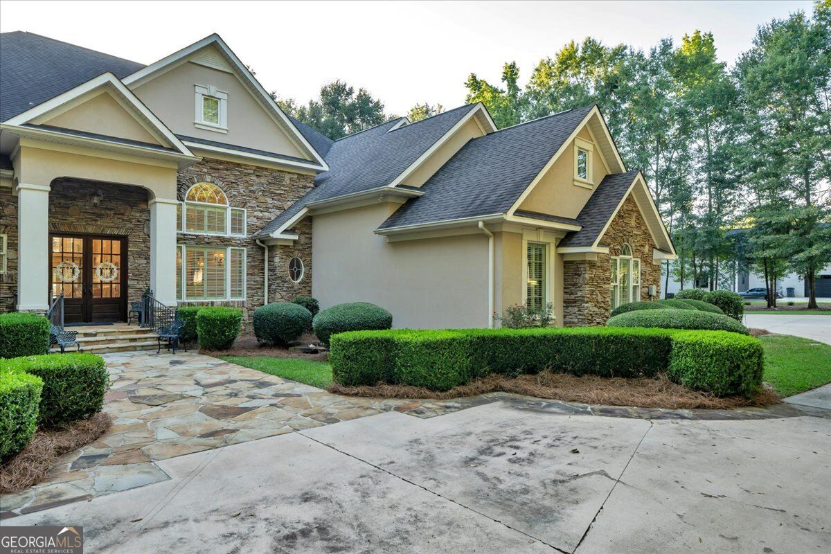 205 Walton Chase Property Photo 3