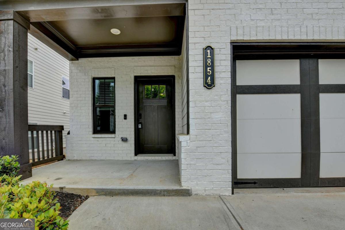 1854 Westfall Landing Property Photo 3