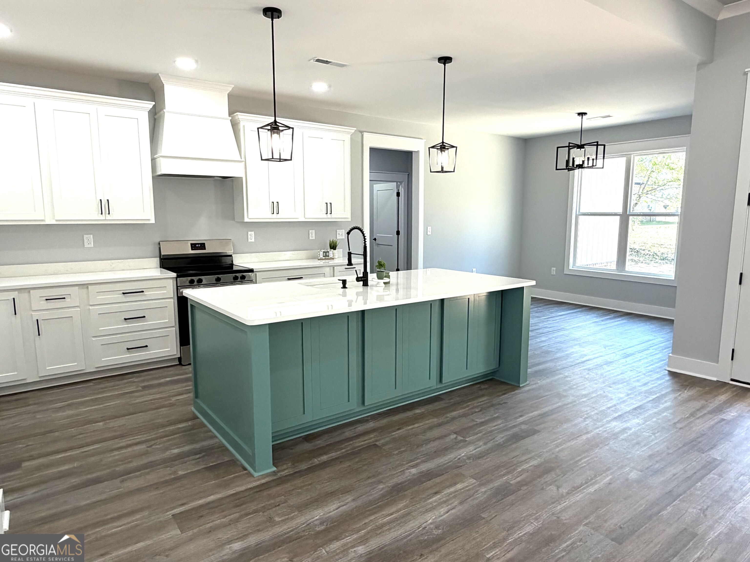 1161 Mulberry Place Property Photo 11