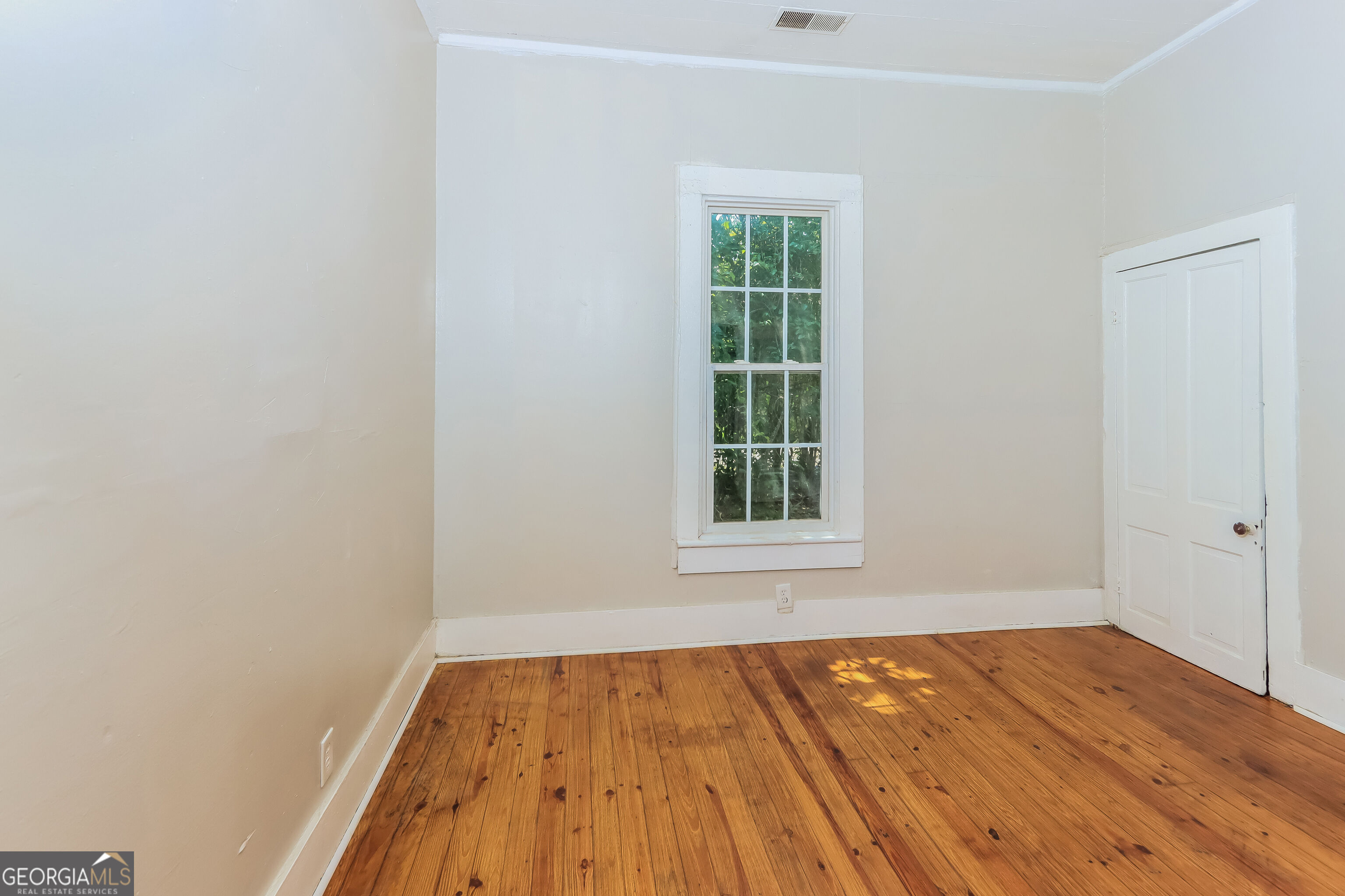 719 Williams Street Property Photo 3