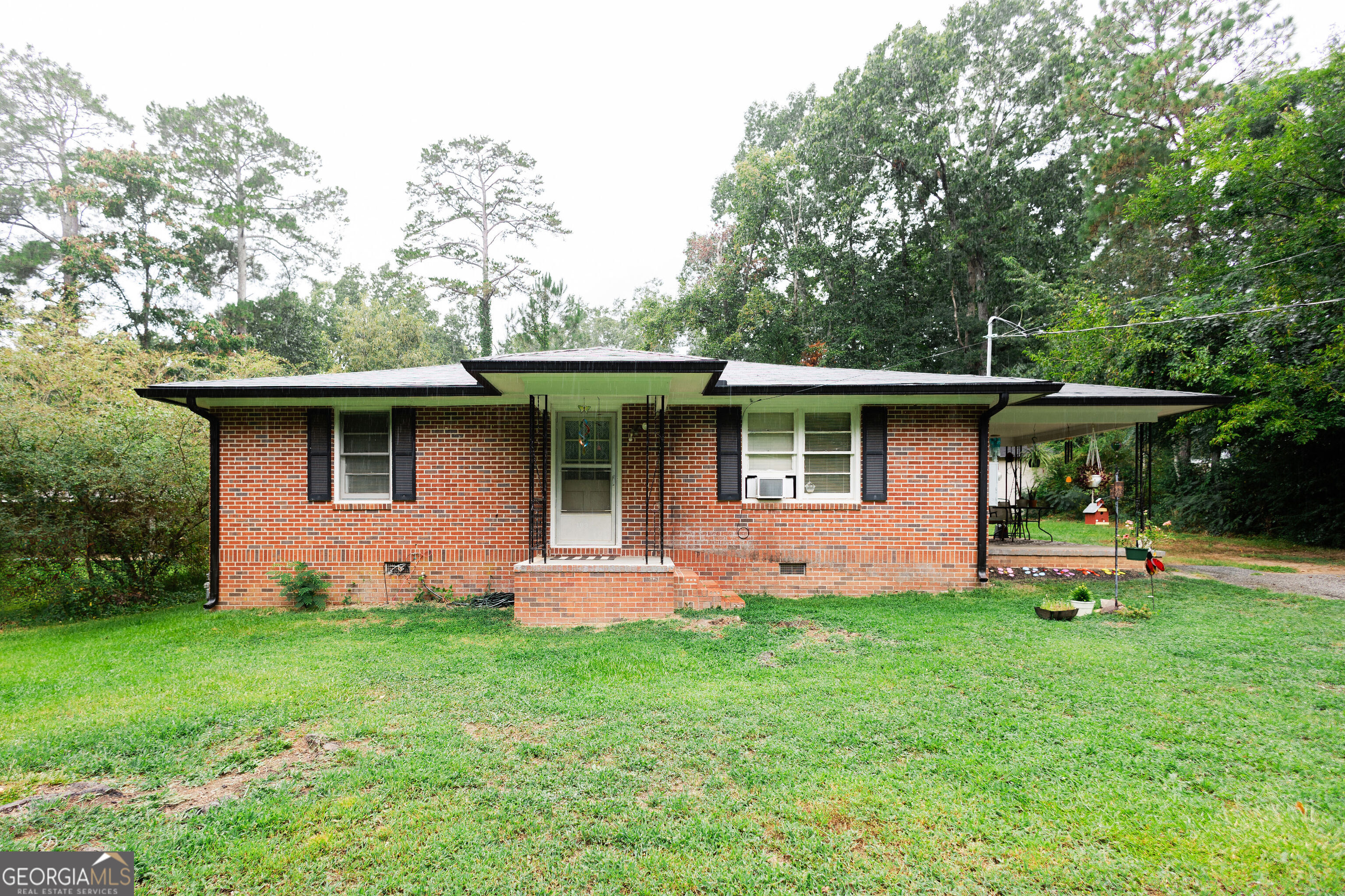 109 Laurel Street Property Photo 1
