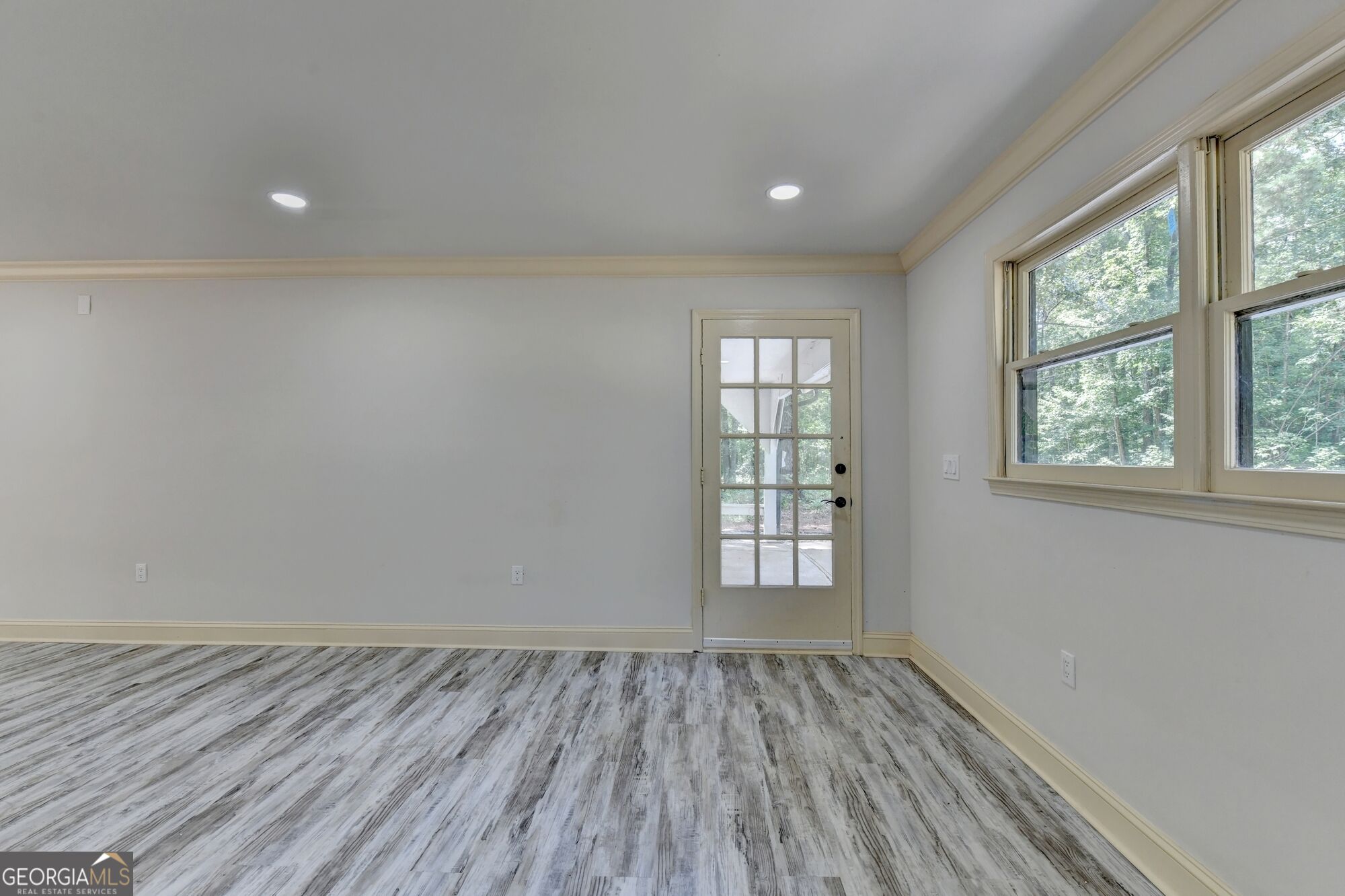 420 Argus Drive Property Photo 5