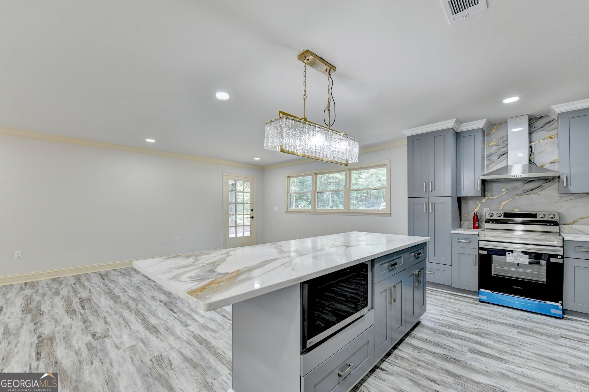 420 Argus Drive Property Photo 12