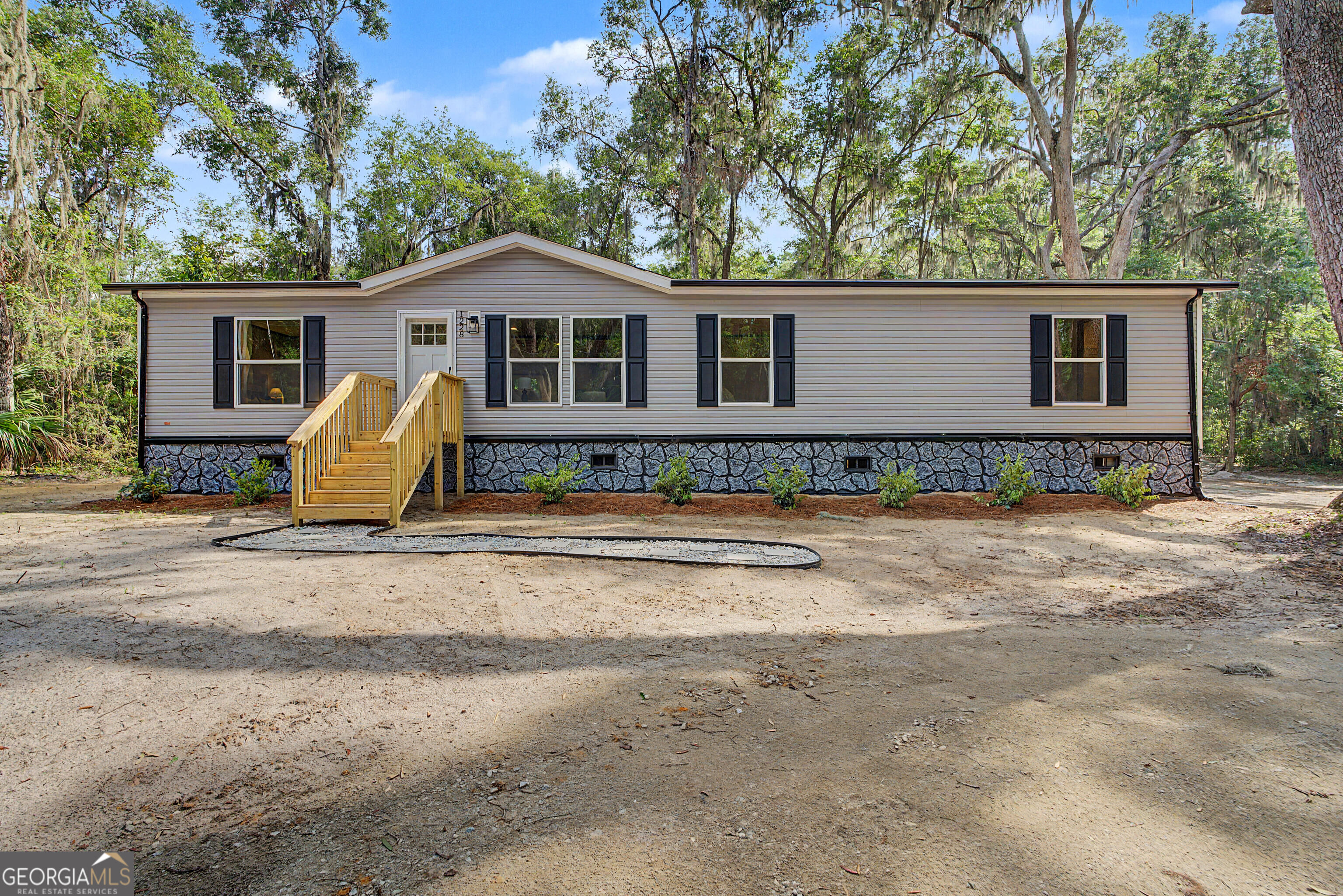 1228 Hatcher Drive Ne Property Photo 2