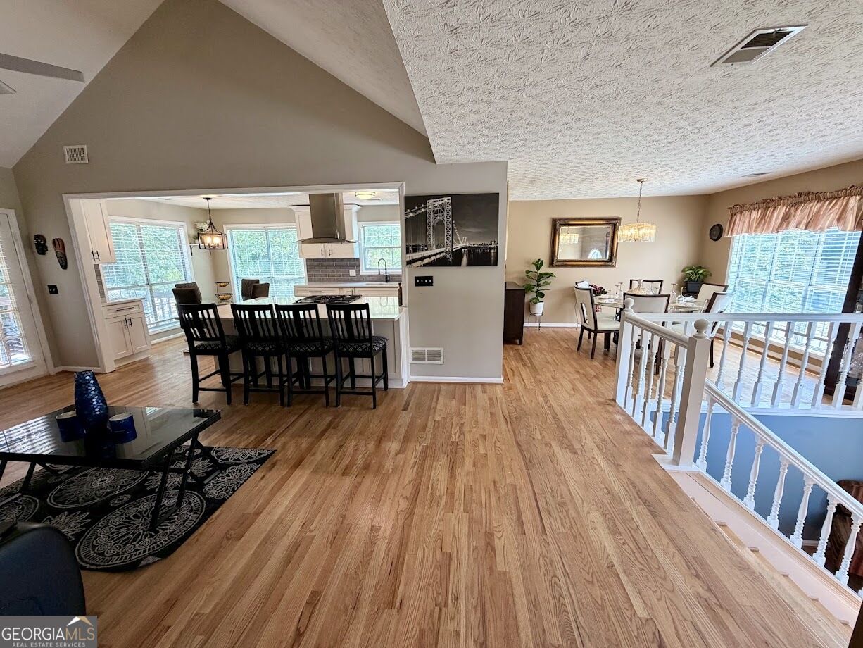 4135 Wildridge Drive Property Photo 3