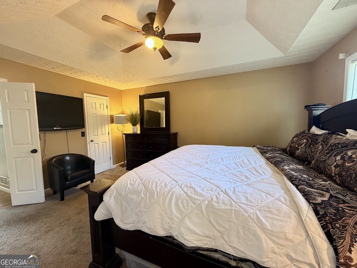4135 Wildridge Drive Property Photo 4