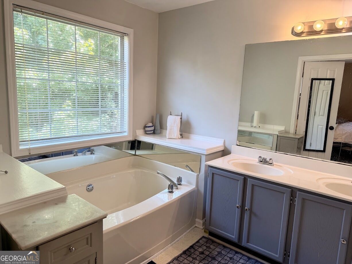 4135 Wildridge Drive Property Photo 7
