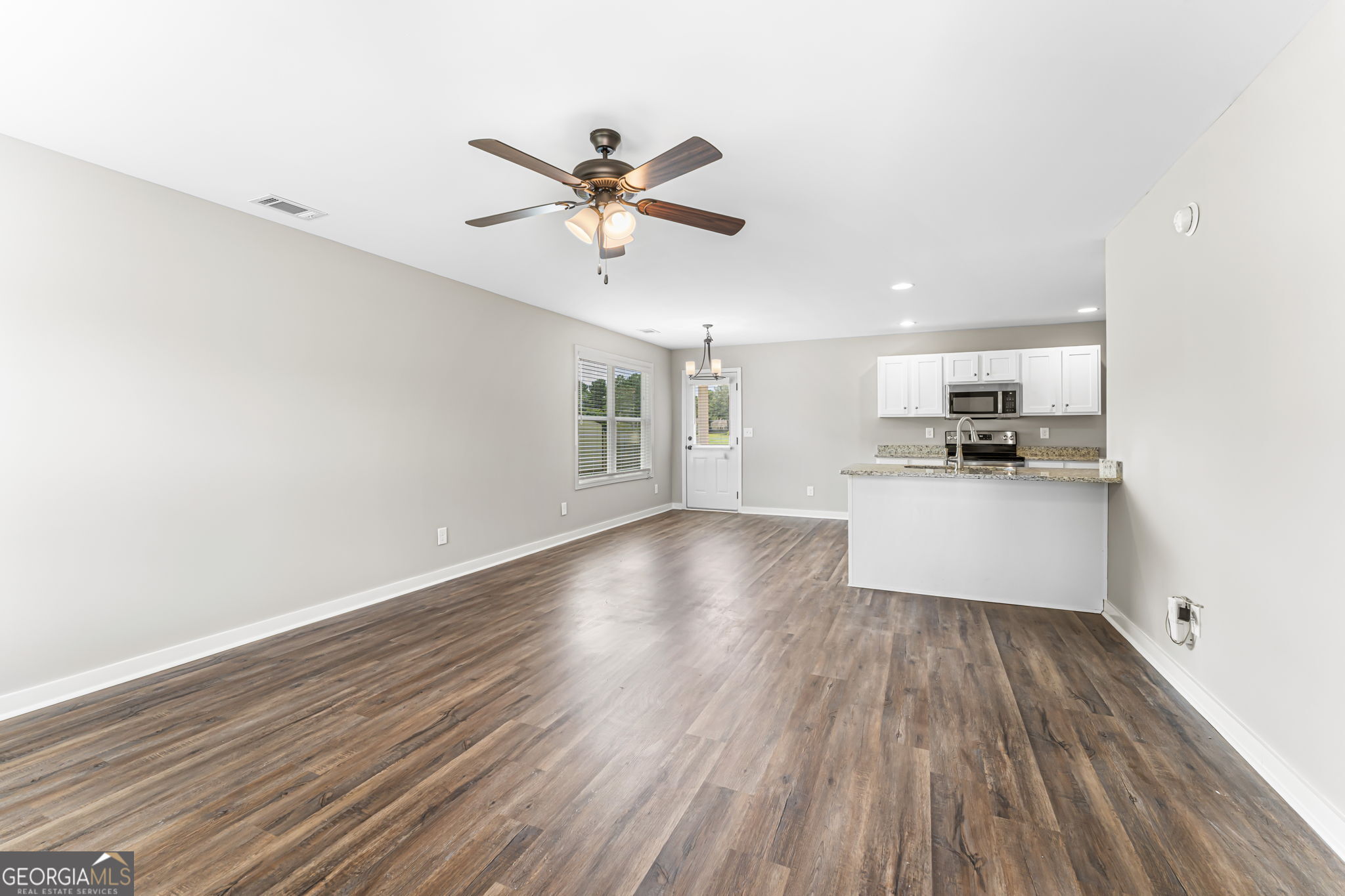 208 Shasta Drive Property Photo 4