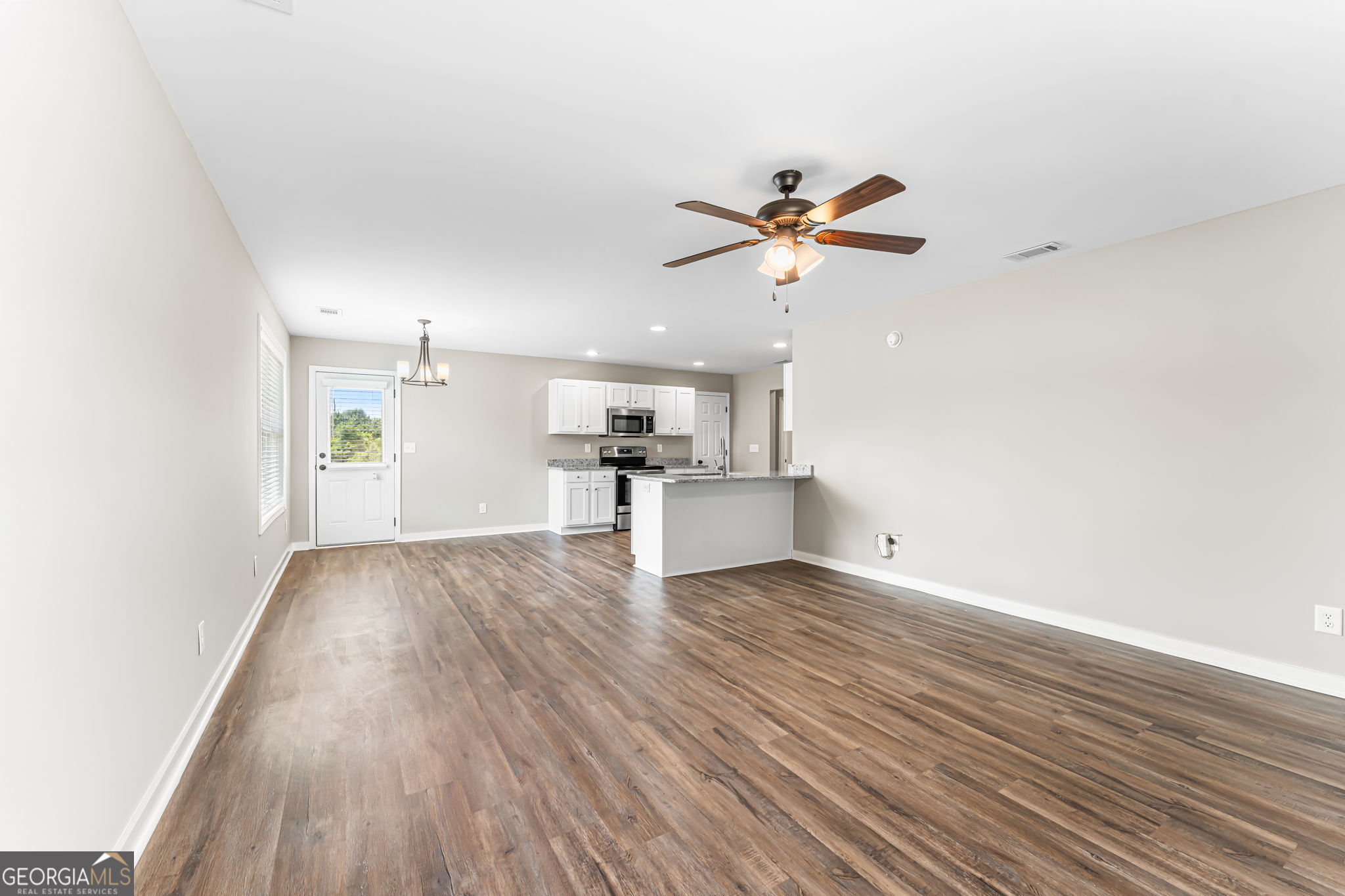 208 Shasta Drive Property Photo 6